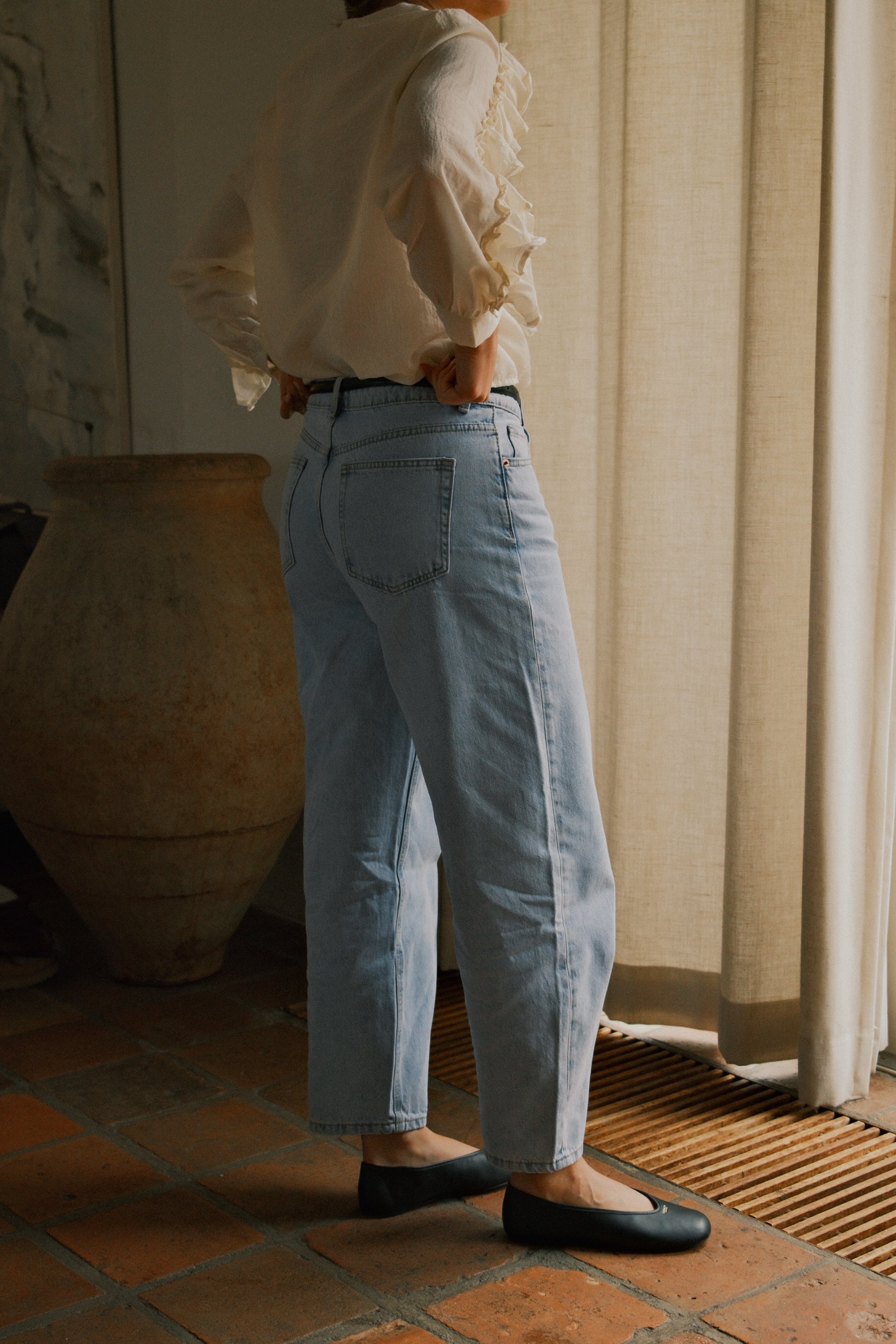 AMÉLIE MID WAIST BARREL JEANS
