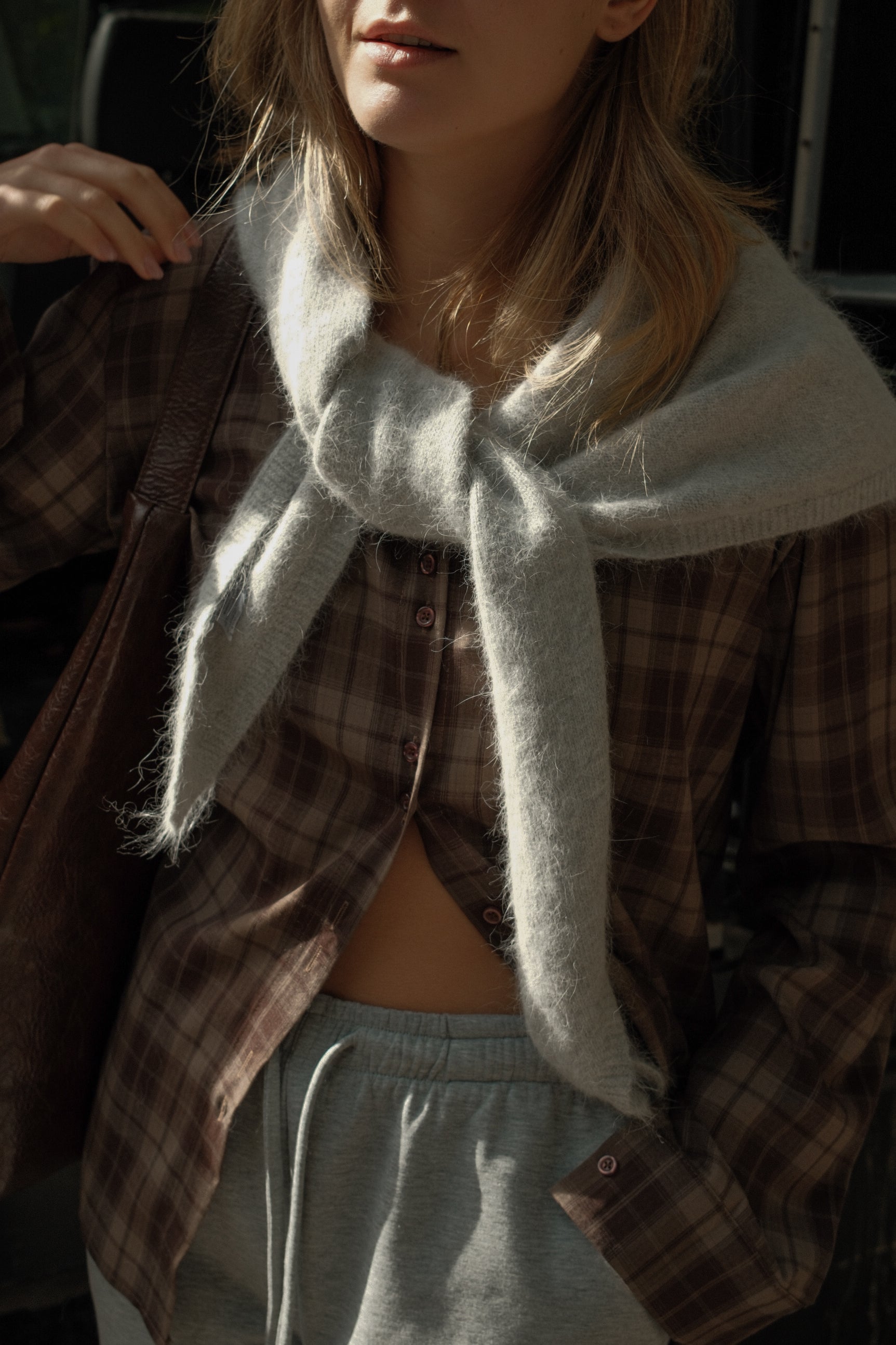 THE ANGORA SCARF GREY