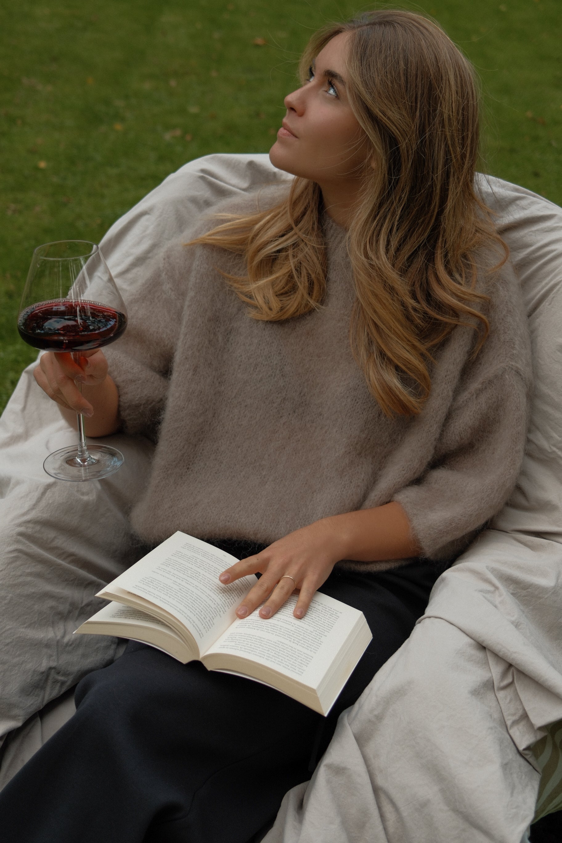THE JOLIE MOHAIR KNIT TAUPE
