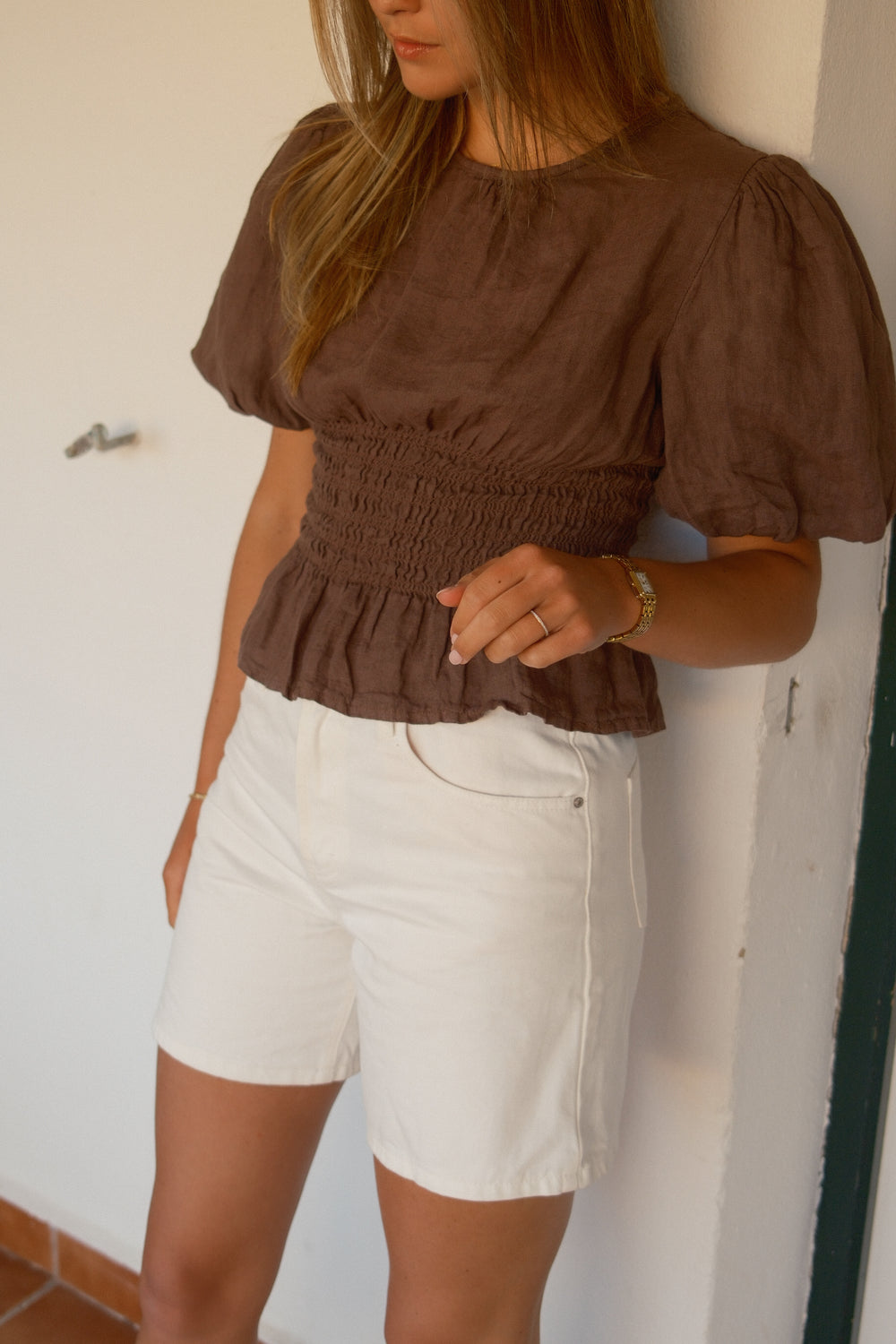 100% LINNEN TAILORED TOP MOKKA