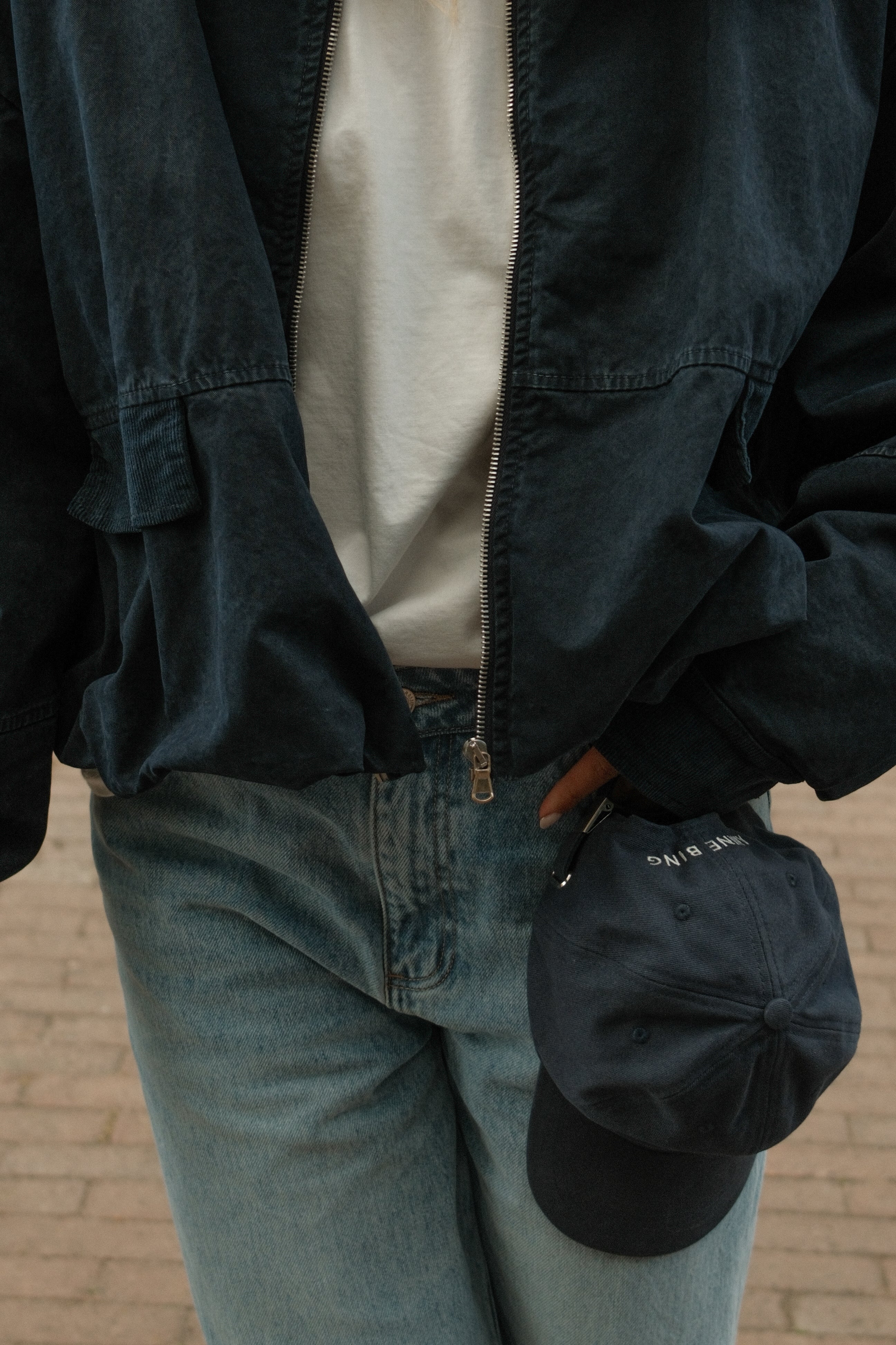 SIGNATURE BOMBER JACKET NAVY