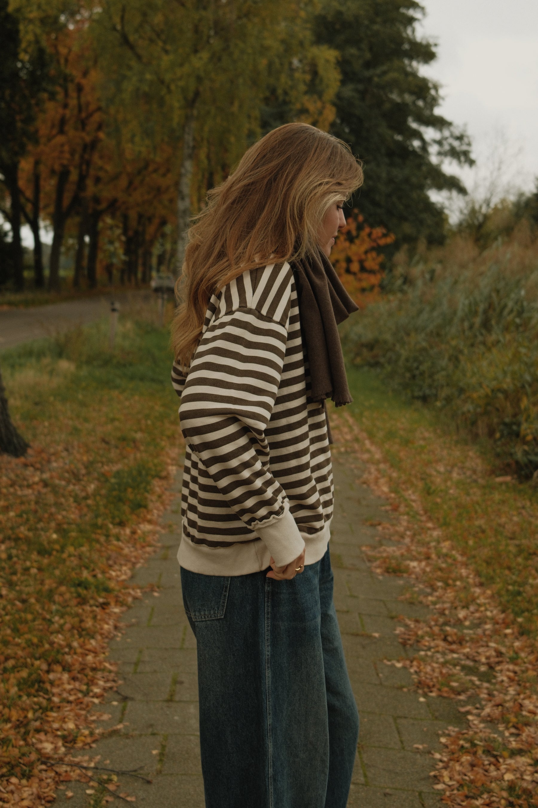 THE RETRO STRIPE SWEATER CHOCO