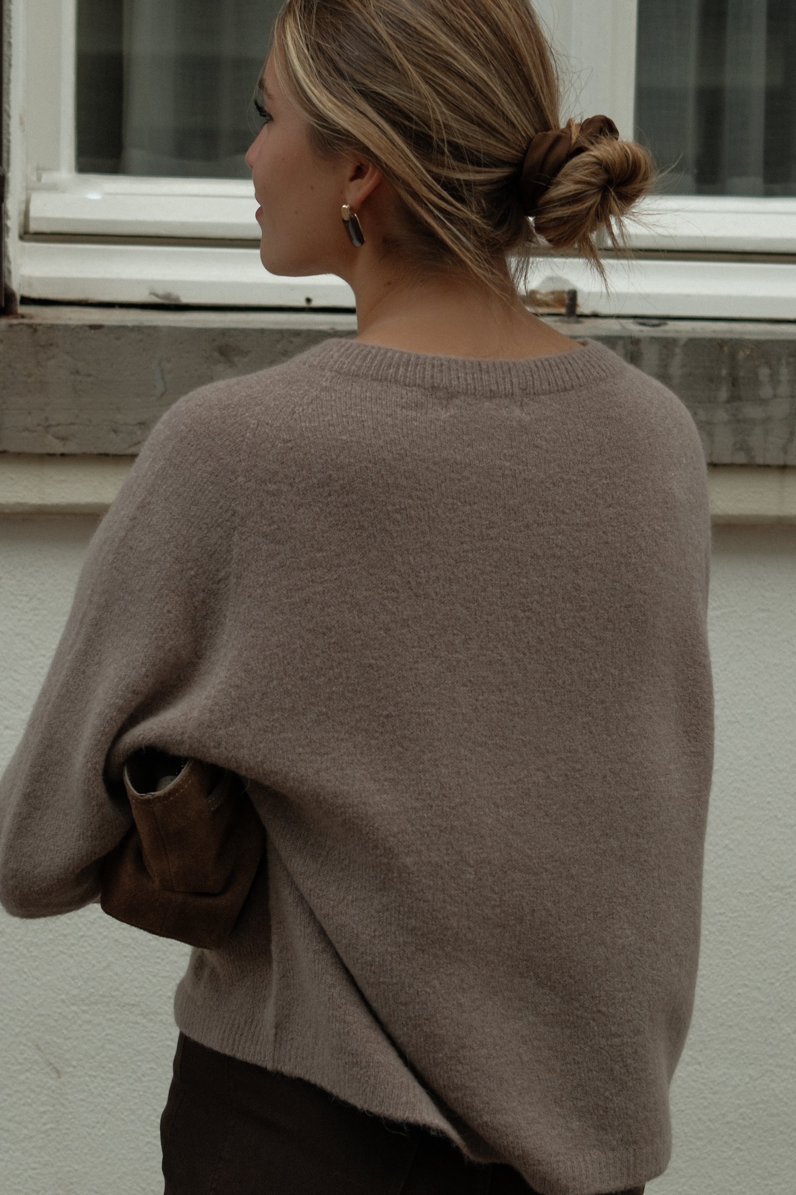 THE SAAR KNIT TAUPE