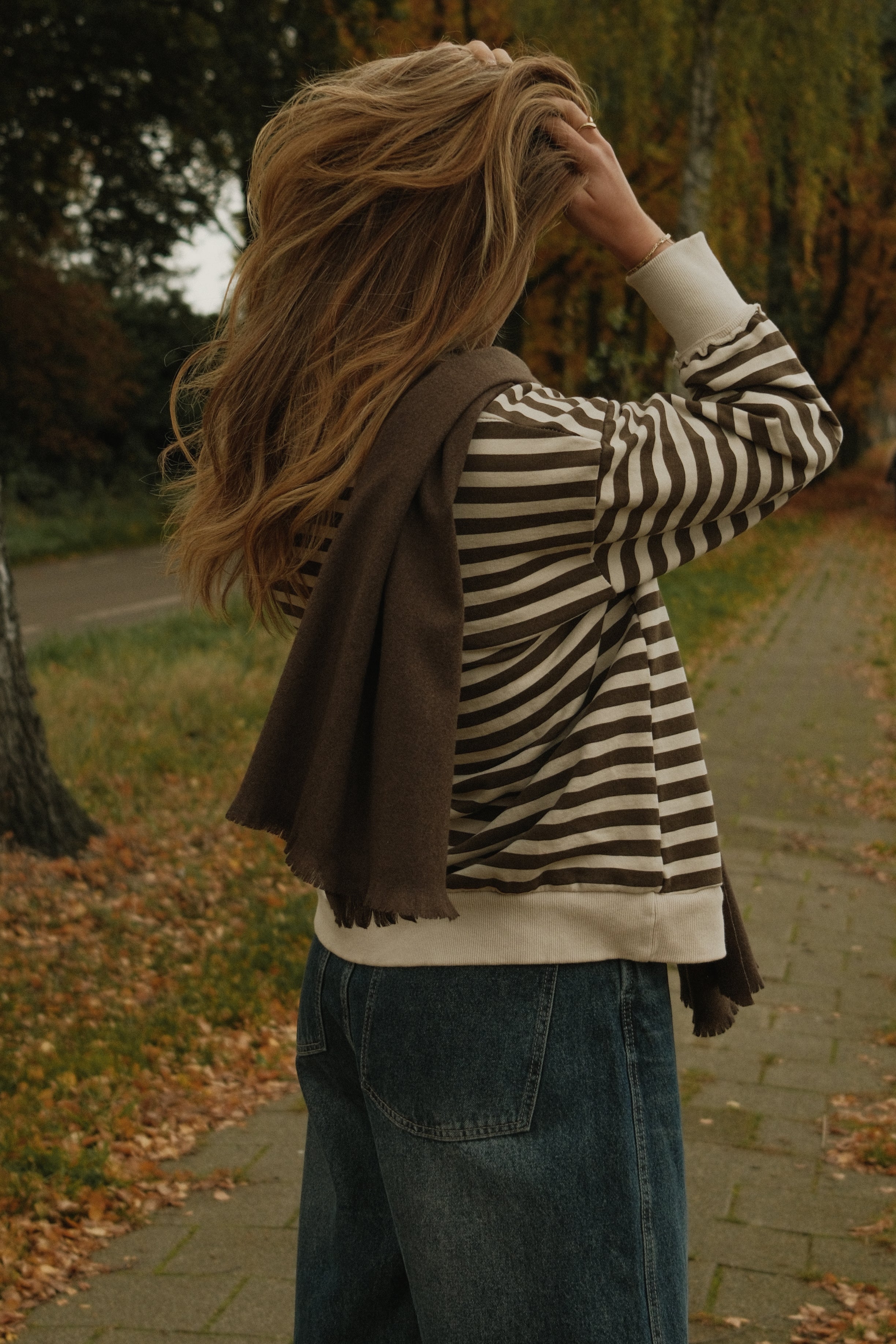THE RETRO STRIPE SWEATER CHOCO