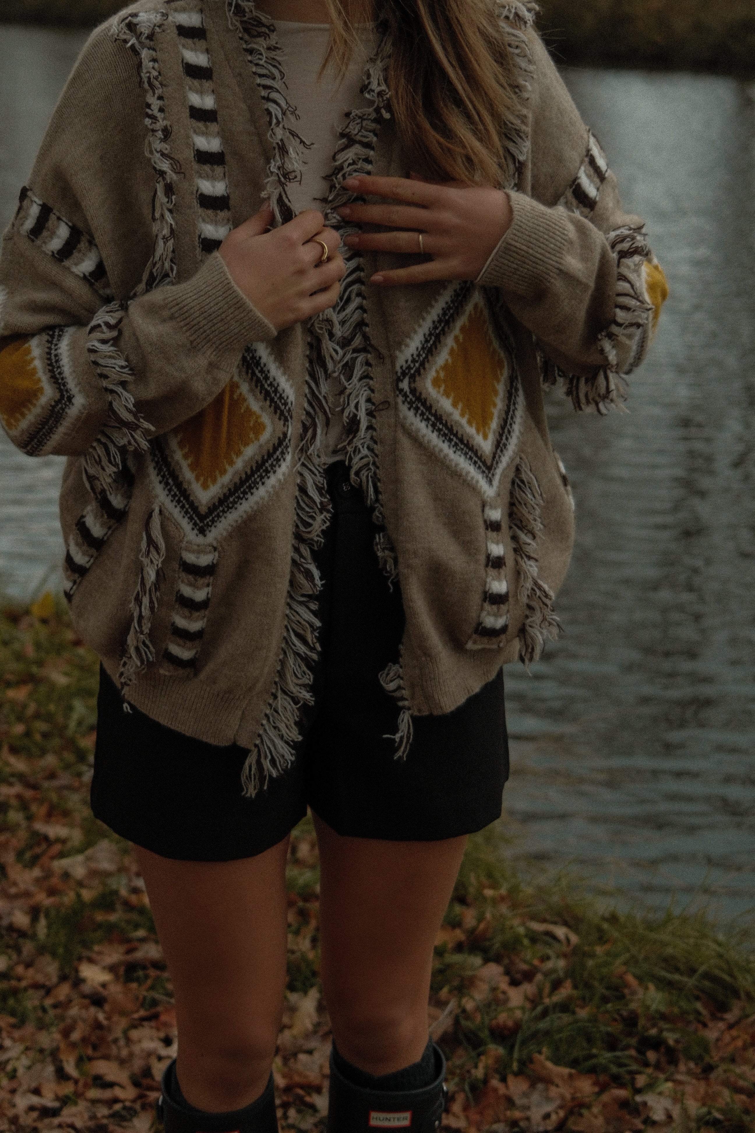 DAKOTA FRINGE CARDIGAN YELLOW/TAUPE