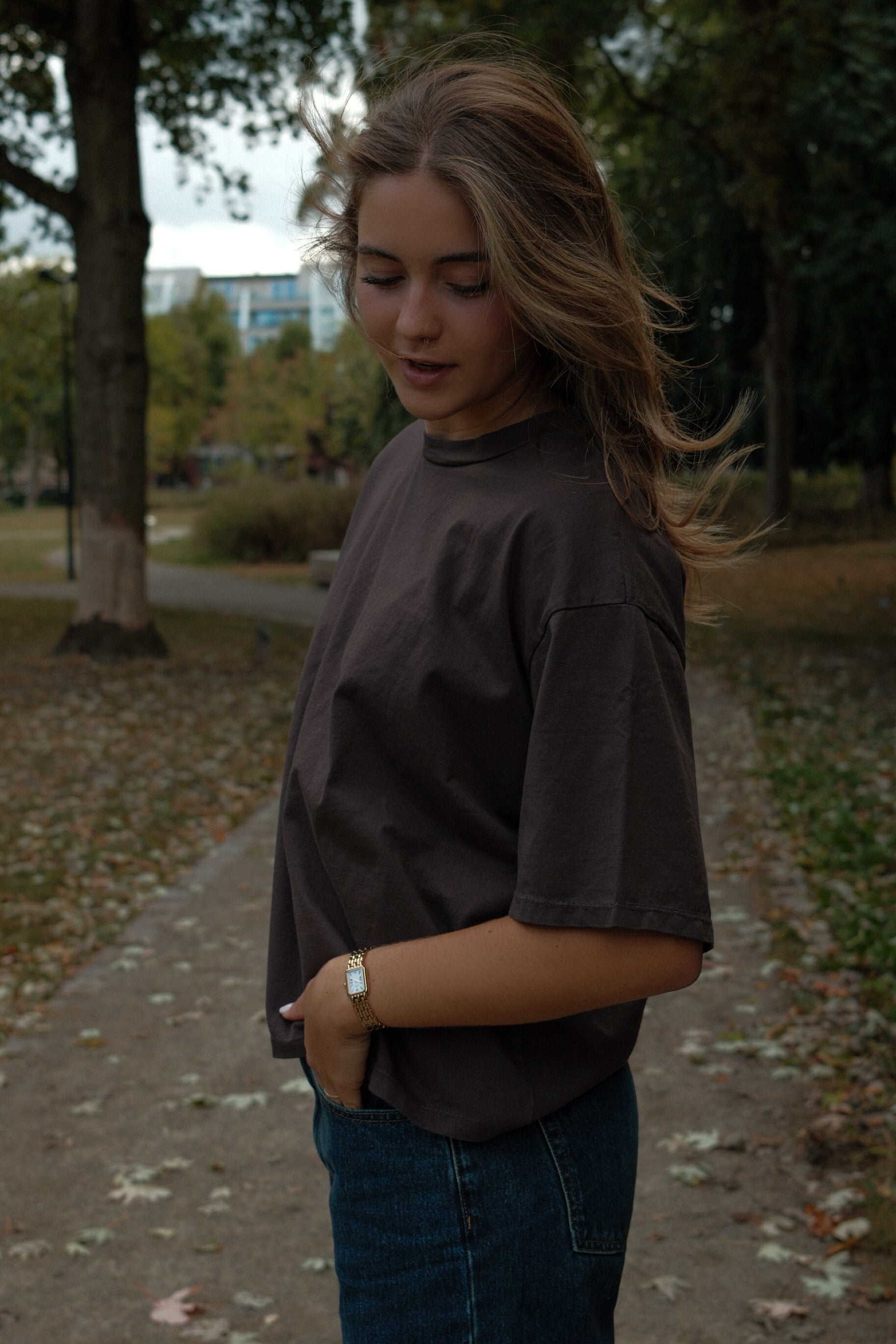 FW25 ATELJEE SAAR TEE BROWN