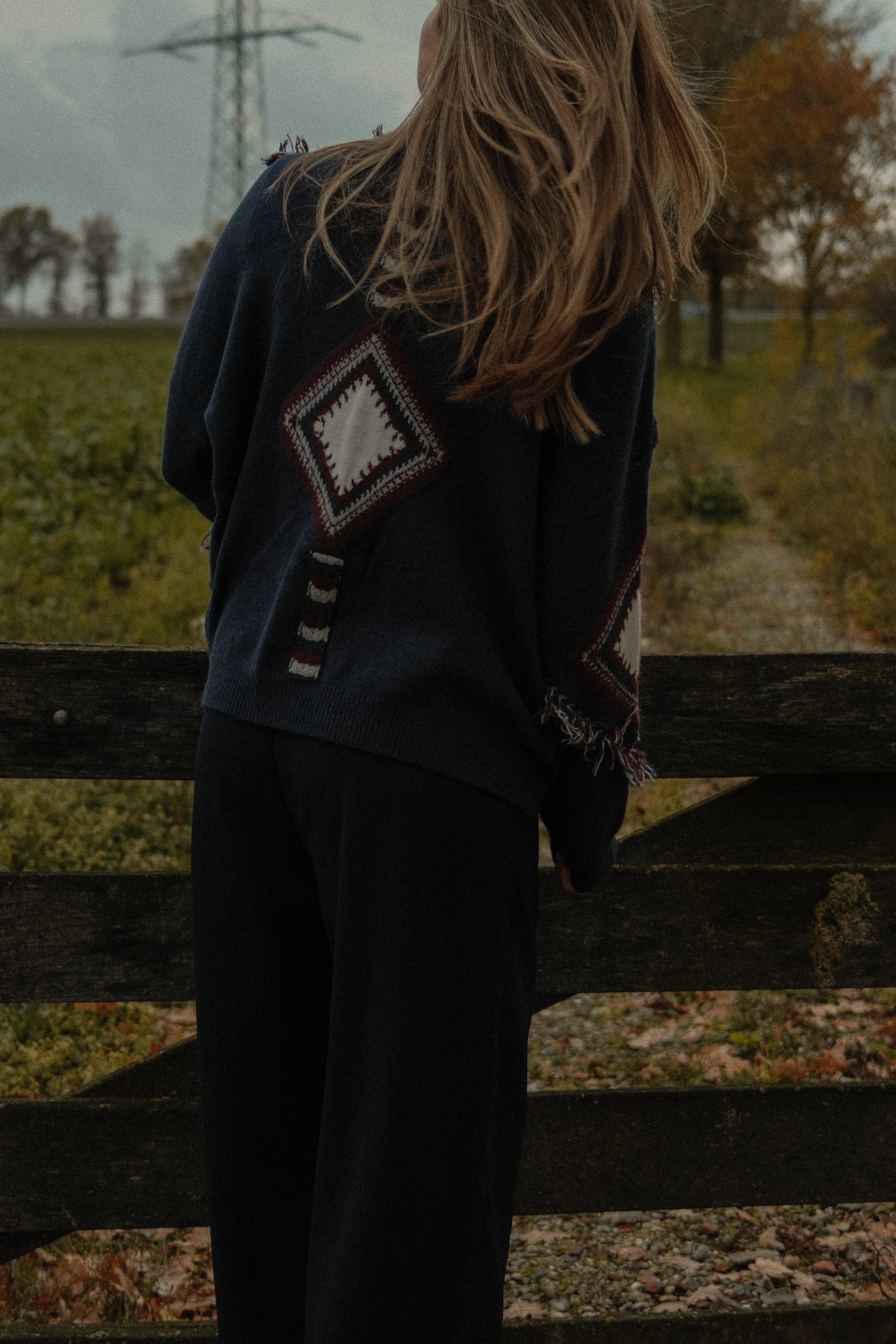 DAKOTA FRINGE CARDIGAN NAVY