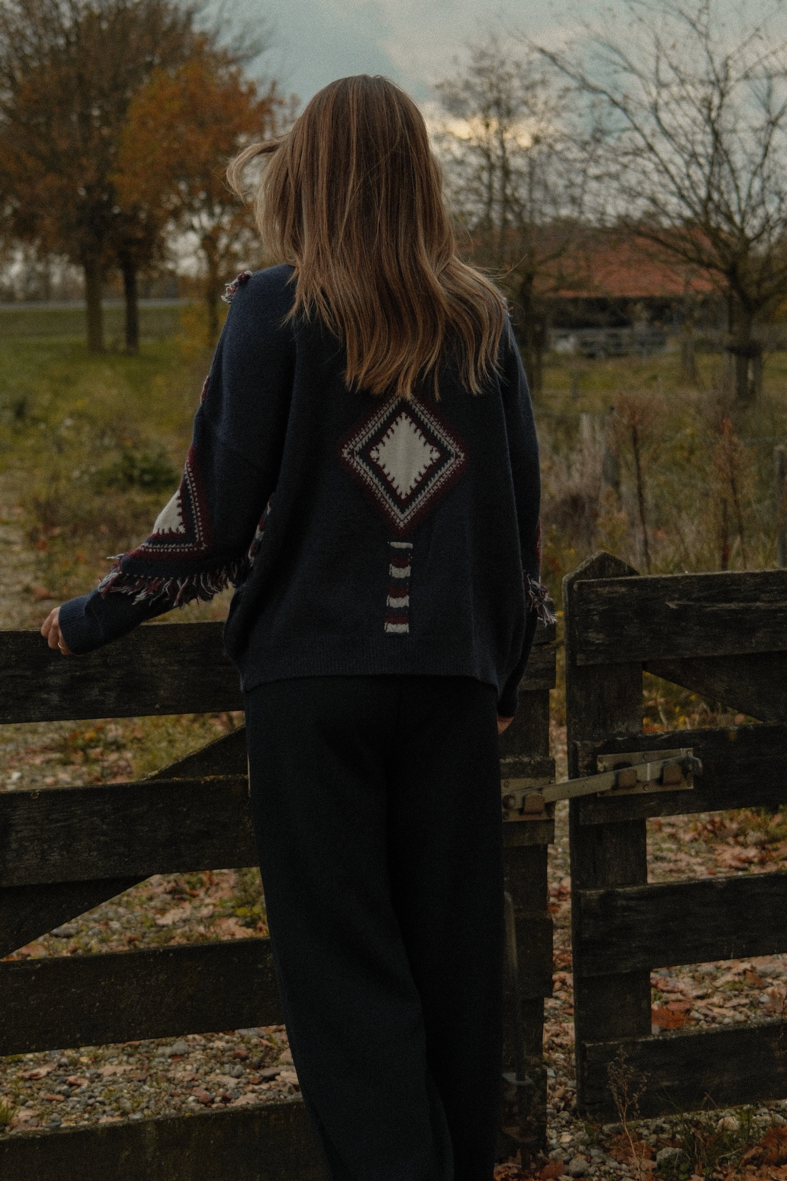 DAKOTA FRINGE CARDIGAN NAVY