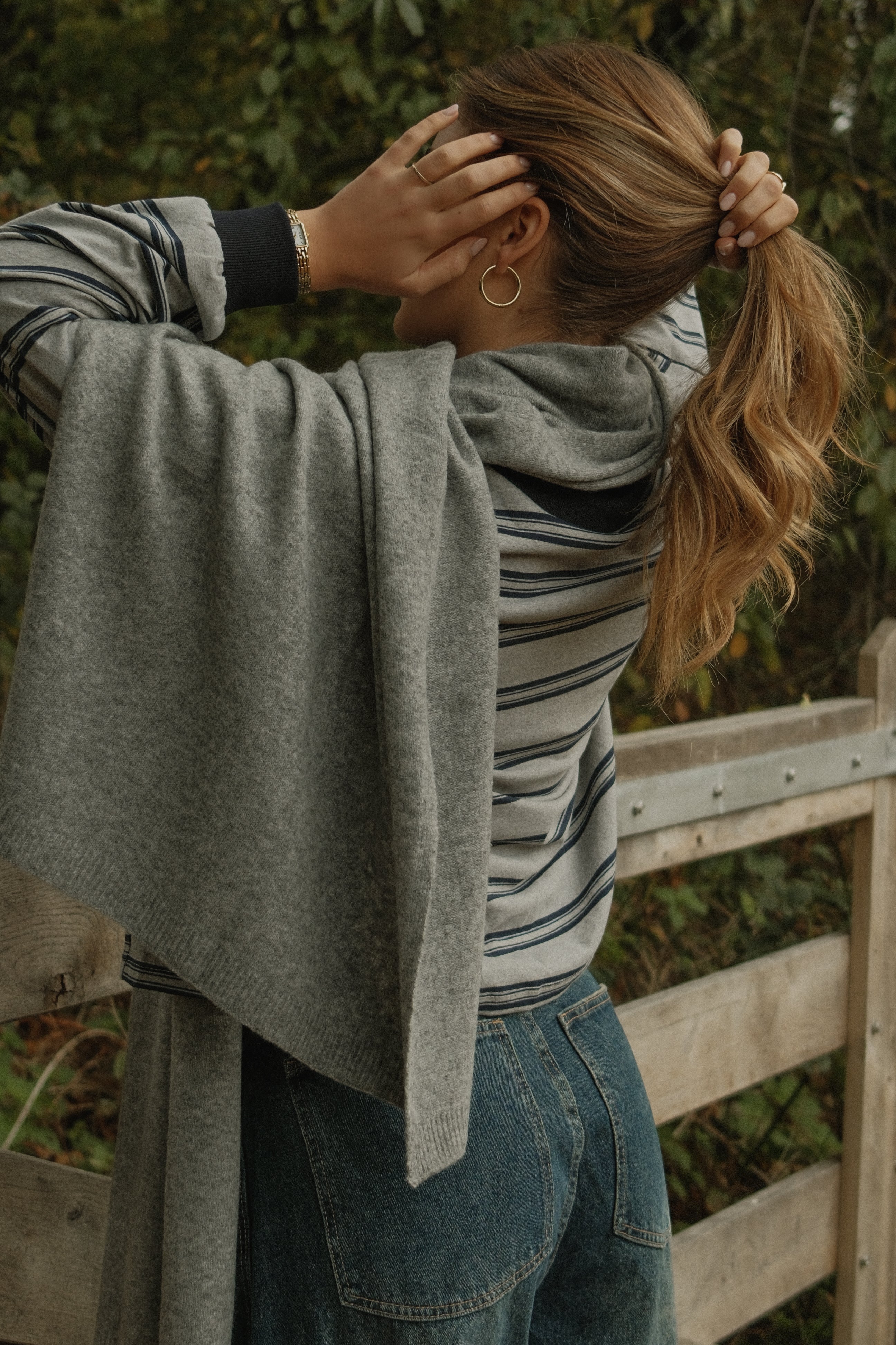 THE WRAP SCARF LIGHT GREY