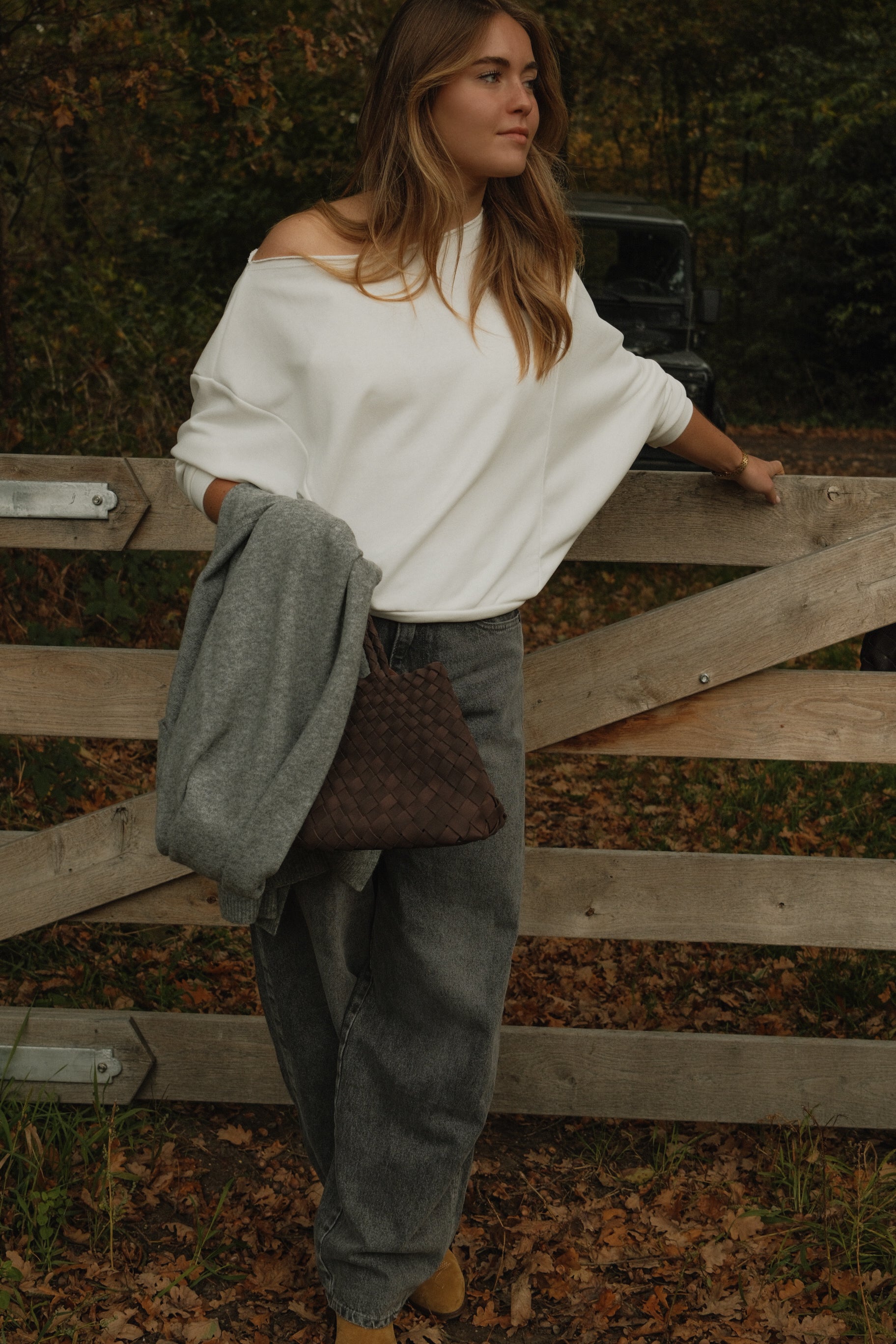 THE RELAXED BALLOON JEANS GREY