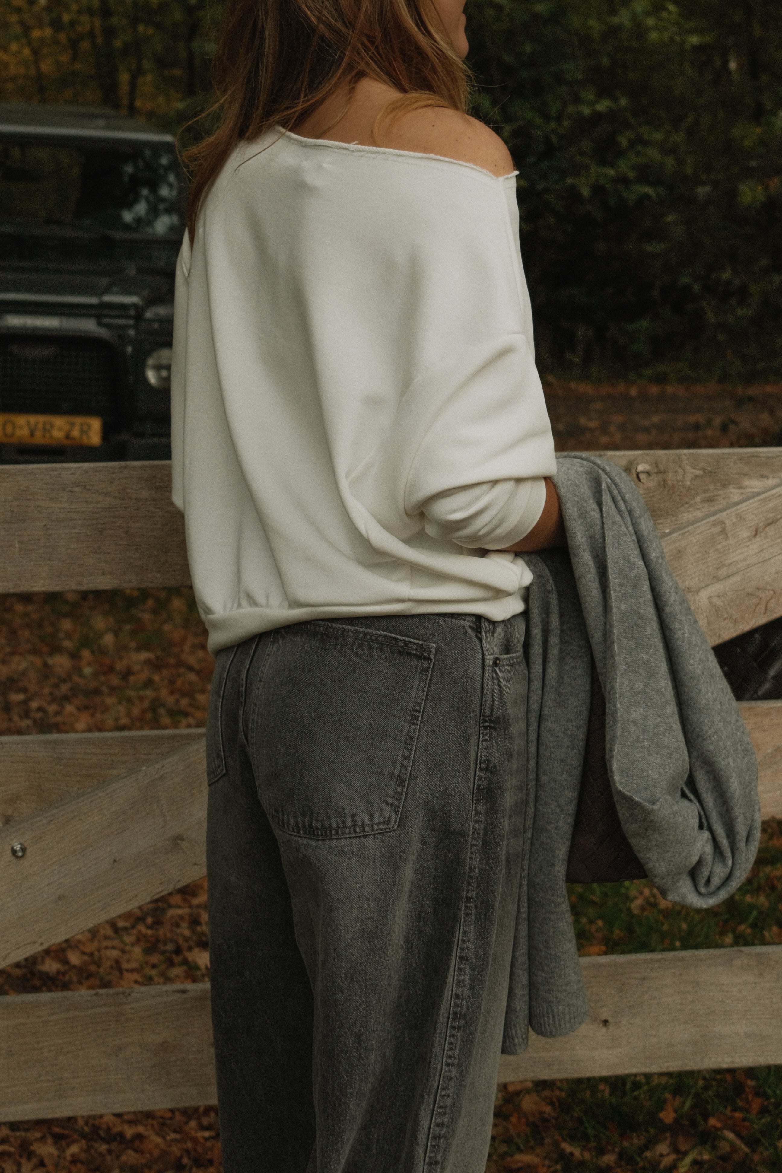 THE RELAXED BALLOON JEANS GREY