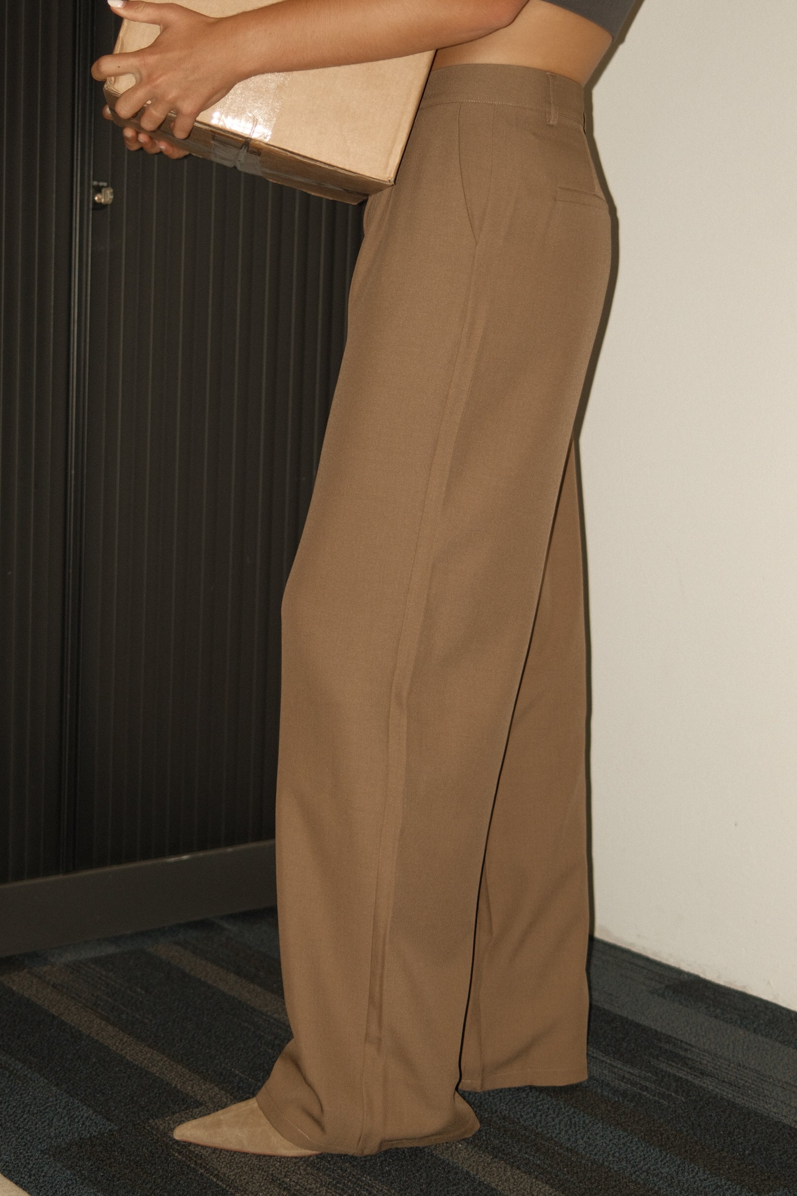 THE STELLA PANTALON TAUPE