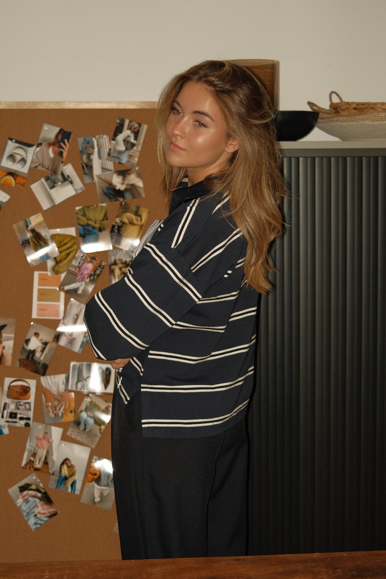 THE STRIPED POLO SWEATER NAVY