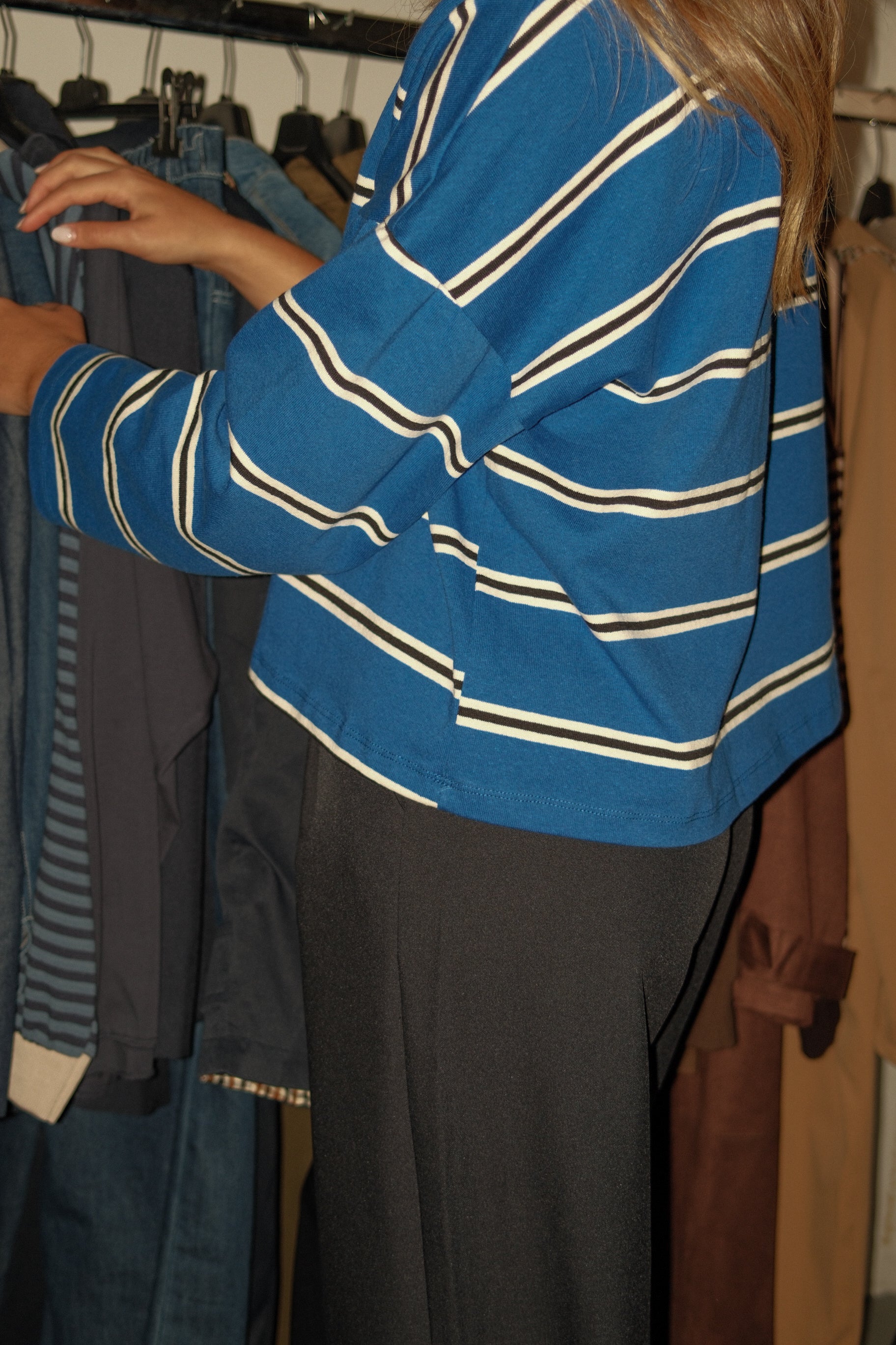THE STRIPED FLARE TEE COBALT BLUE