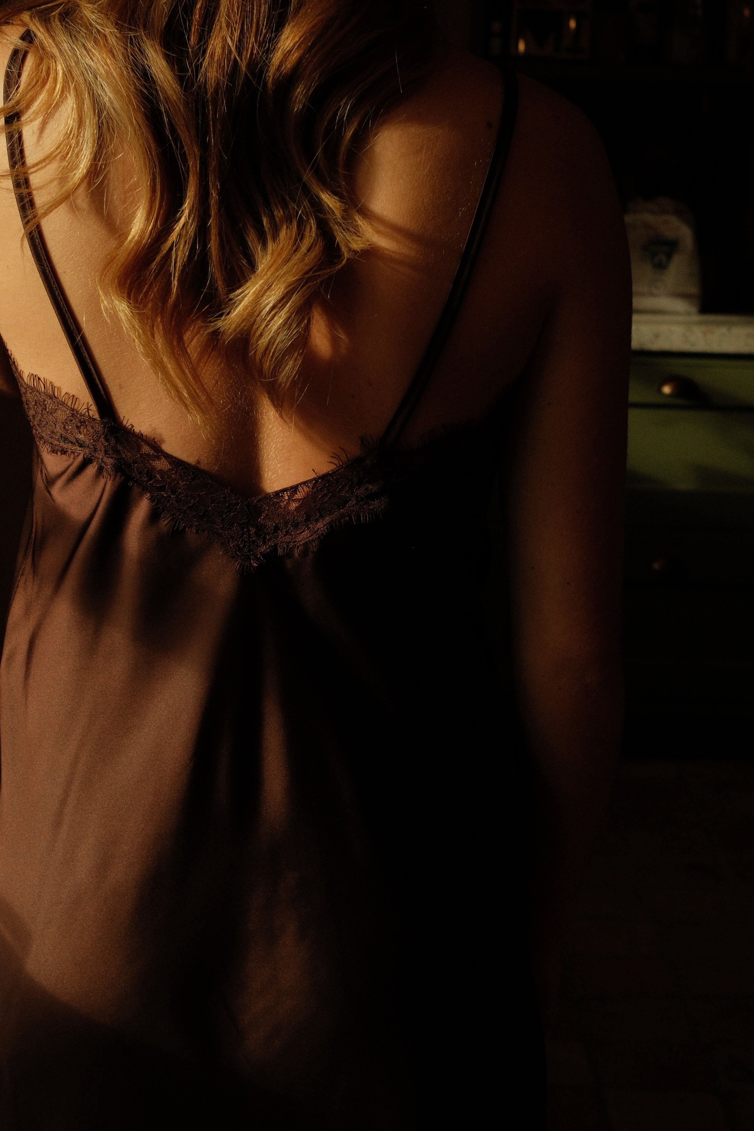 LACY DRESS CHOCOLATE