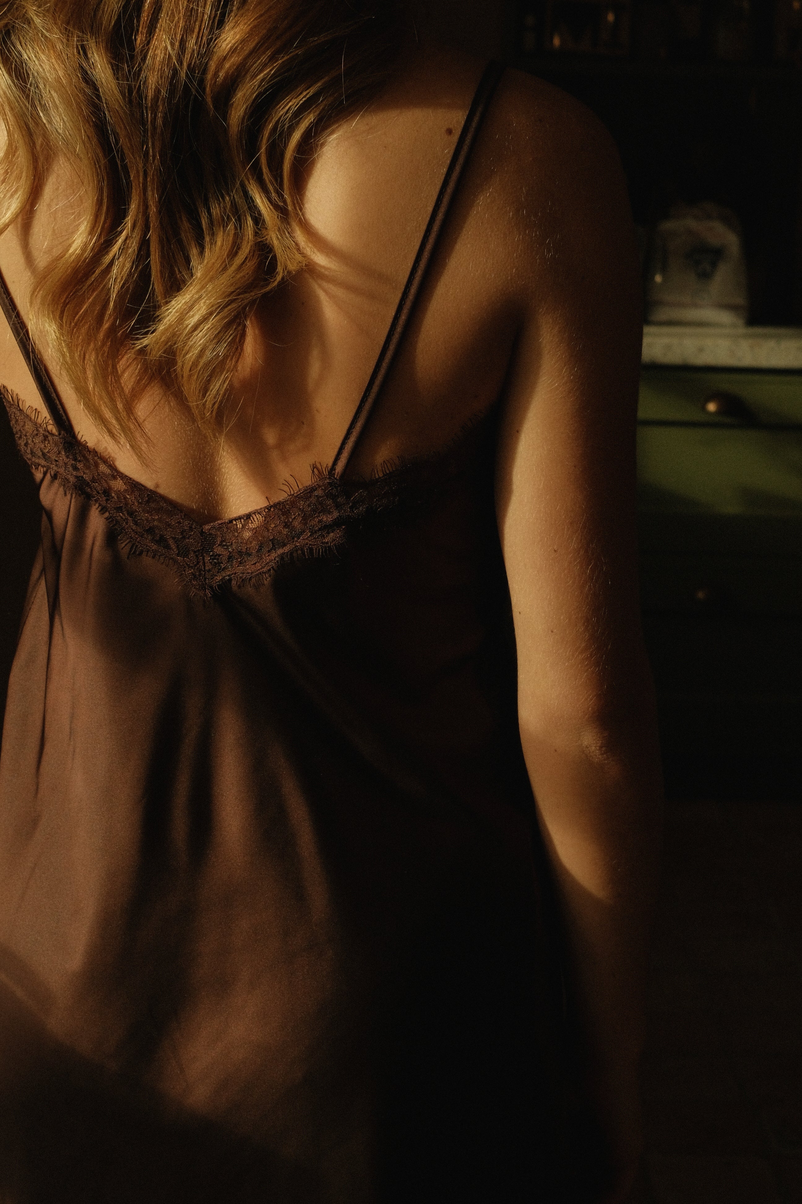 LACY DRESS CHOCOLATE