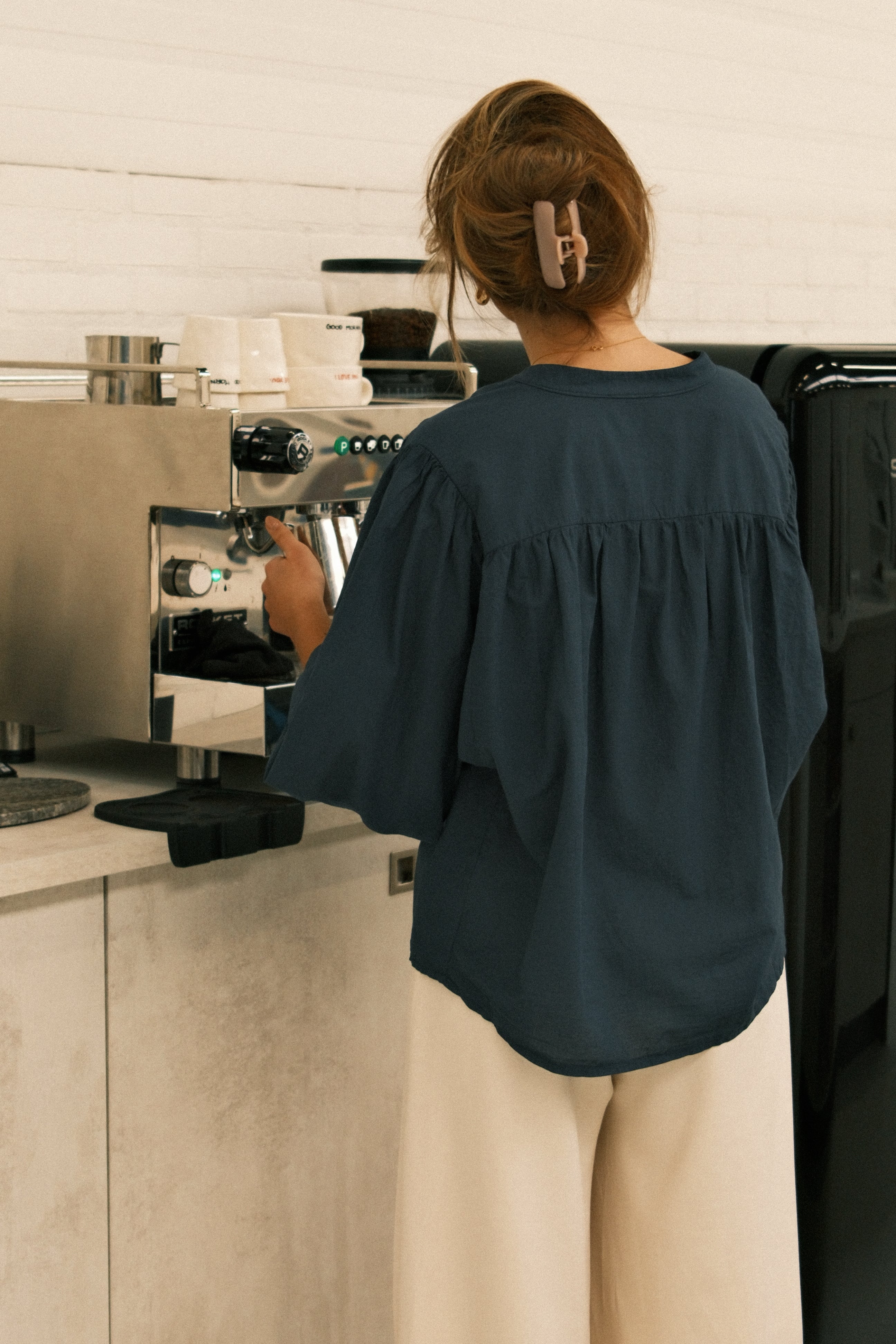 THE NORAH SHIRT NAVY