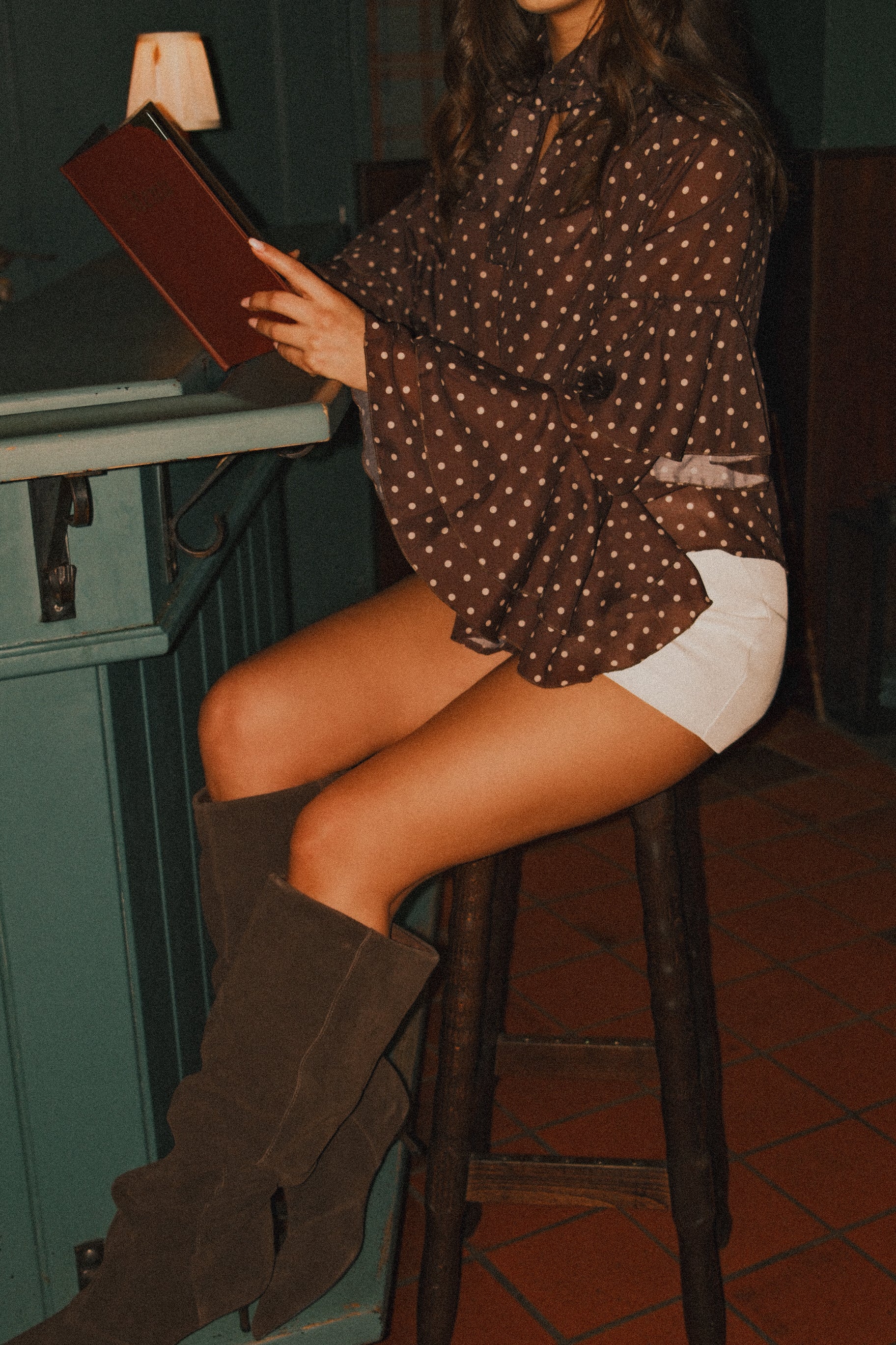 POLKADOT HOLIDAY BLOUSE CHOCO