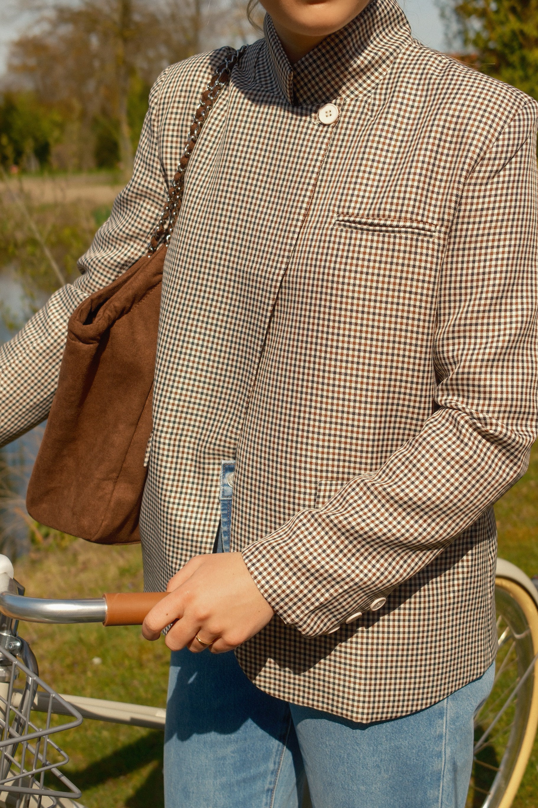 THE BUTTON CHECKED BLAZER