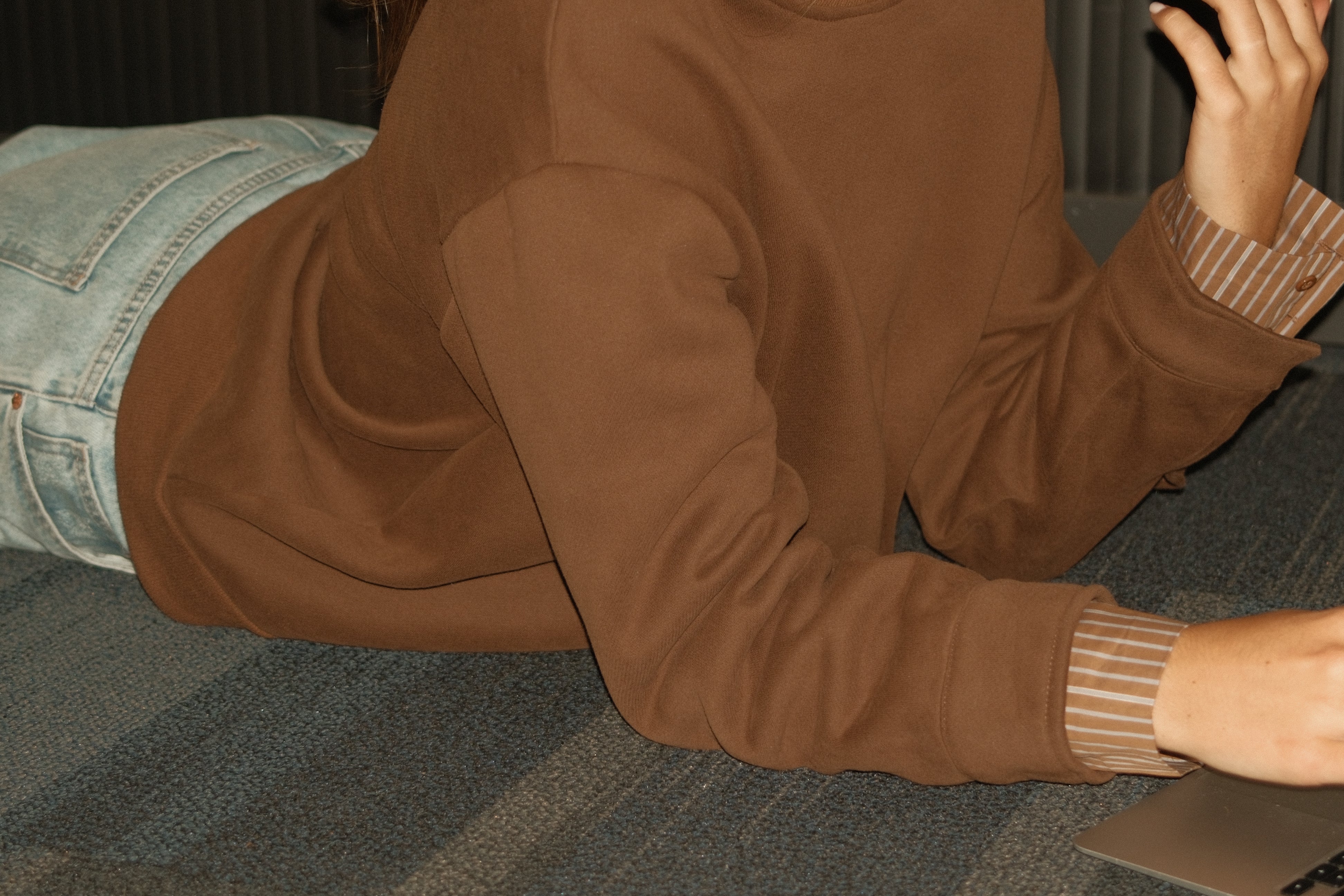 THE BRITNEY SWEATER CHOCO