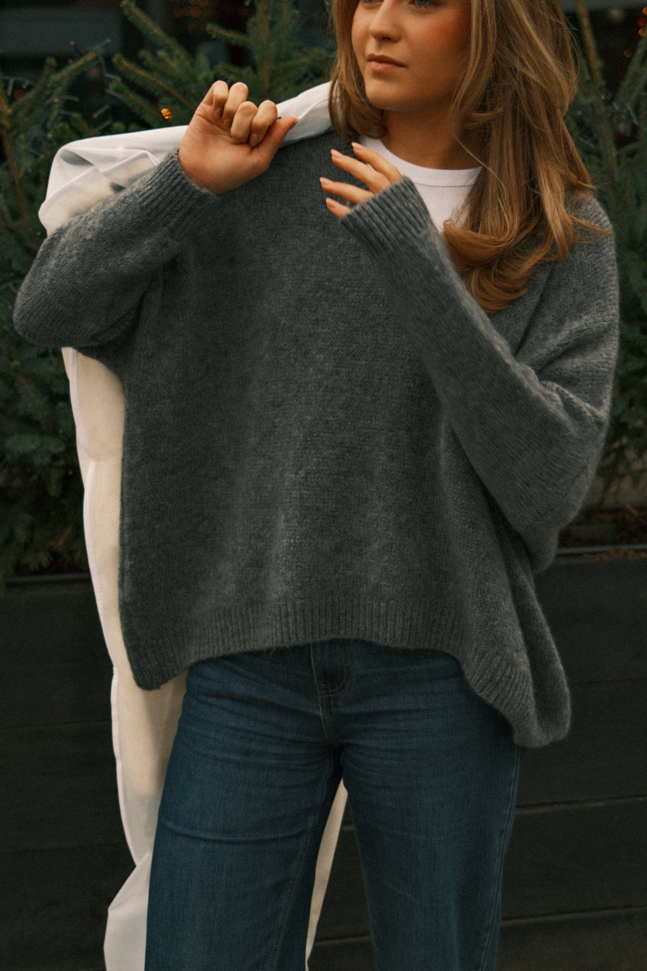 OVERSIZED V KNIT GREY