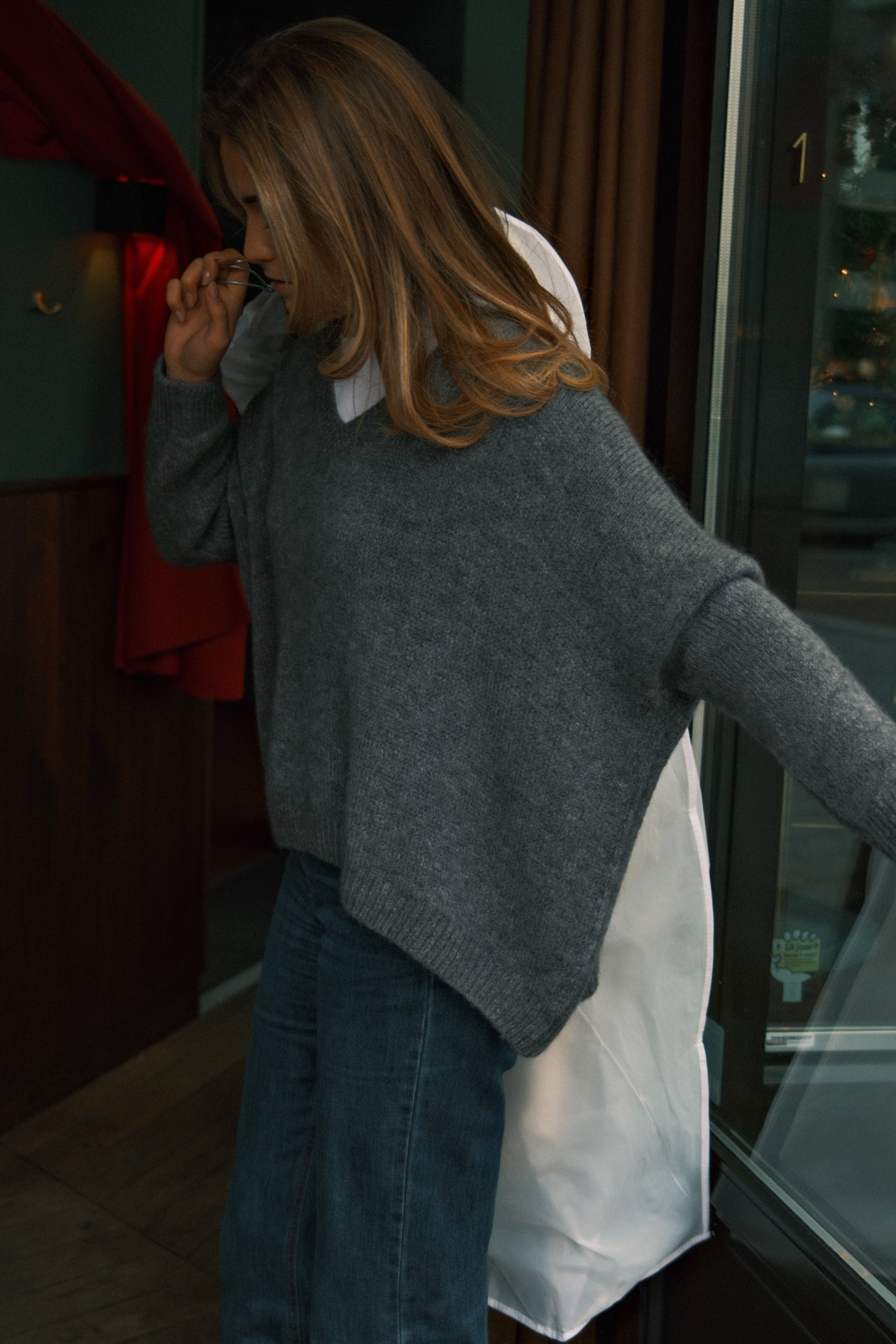 OVERSIZED V KNIT GREY