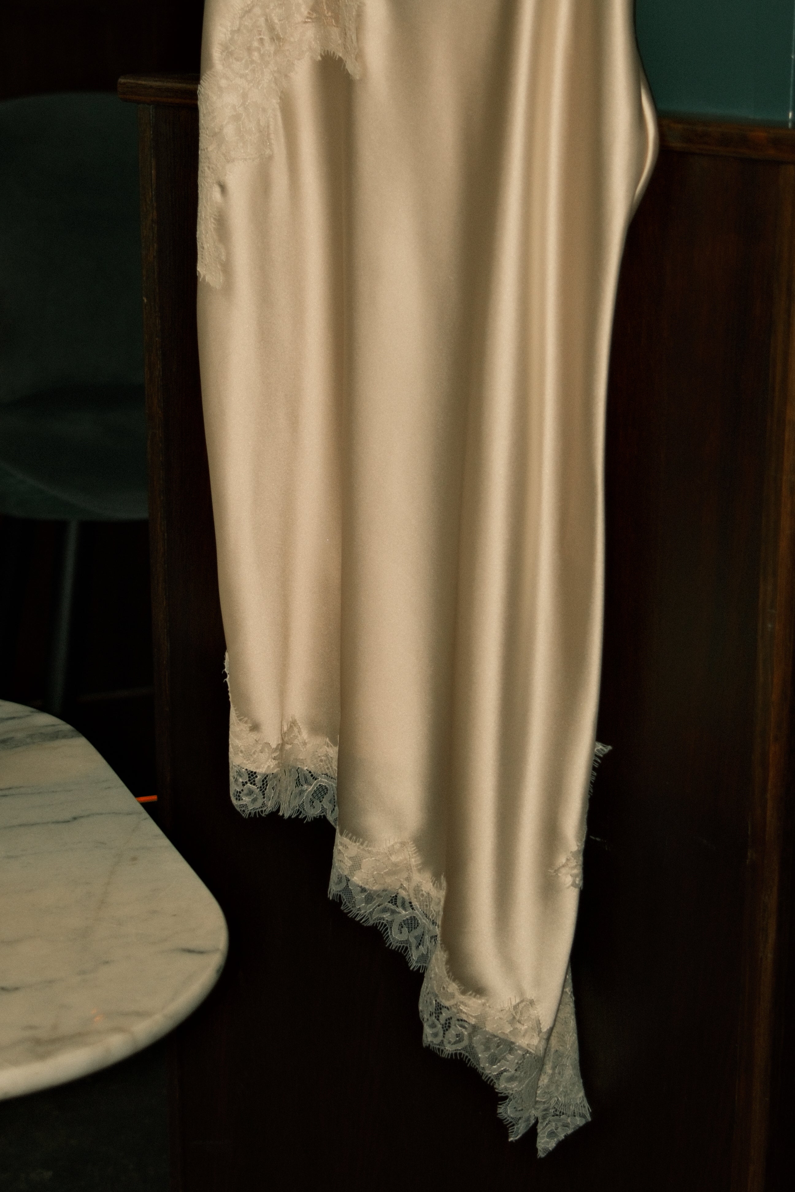 SATIN LACE DRESS ECRU