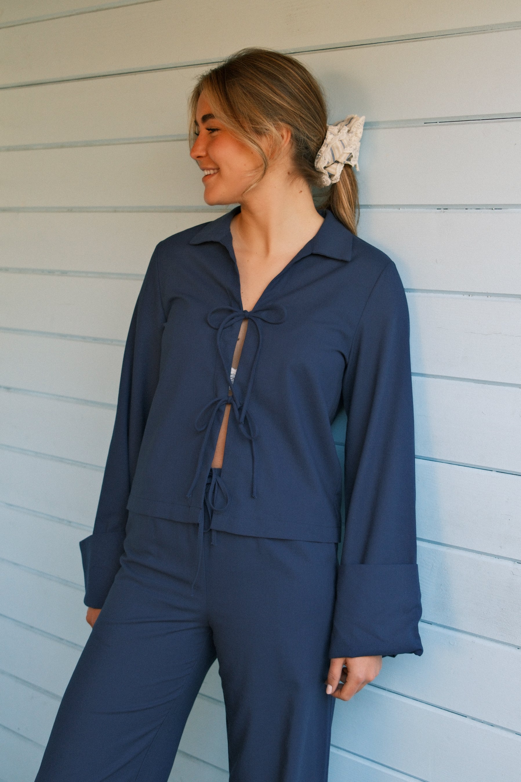 THE APRIL TOP NAVY