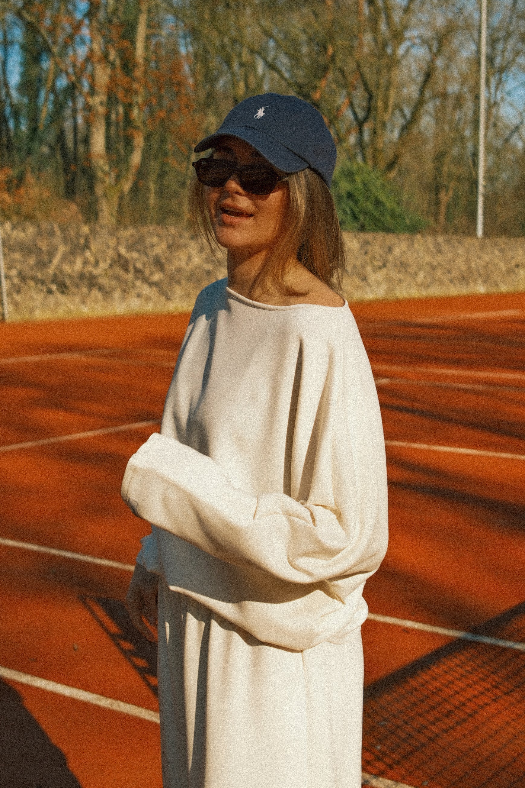 OFF SHOULDER ATELJEE TEE ECRU