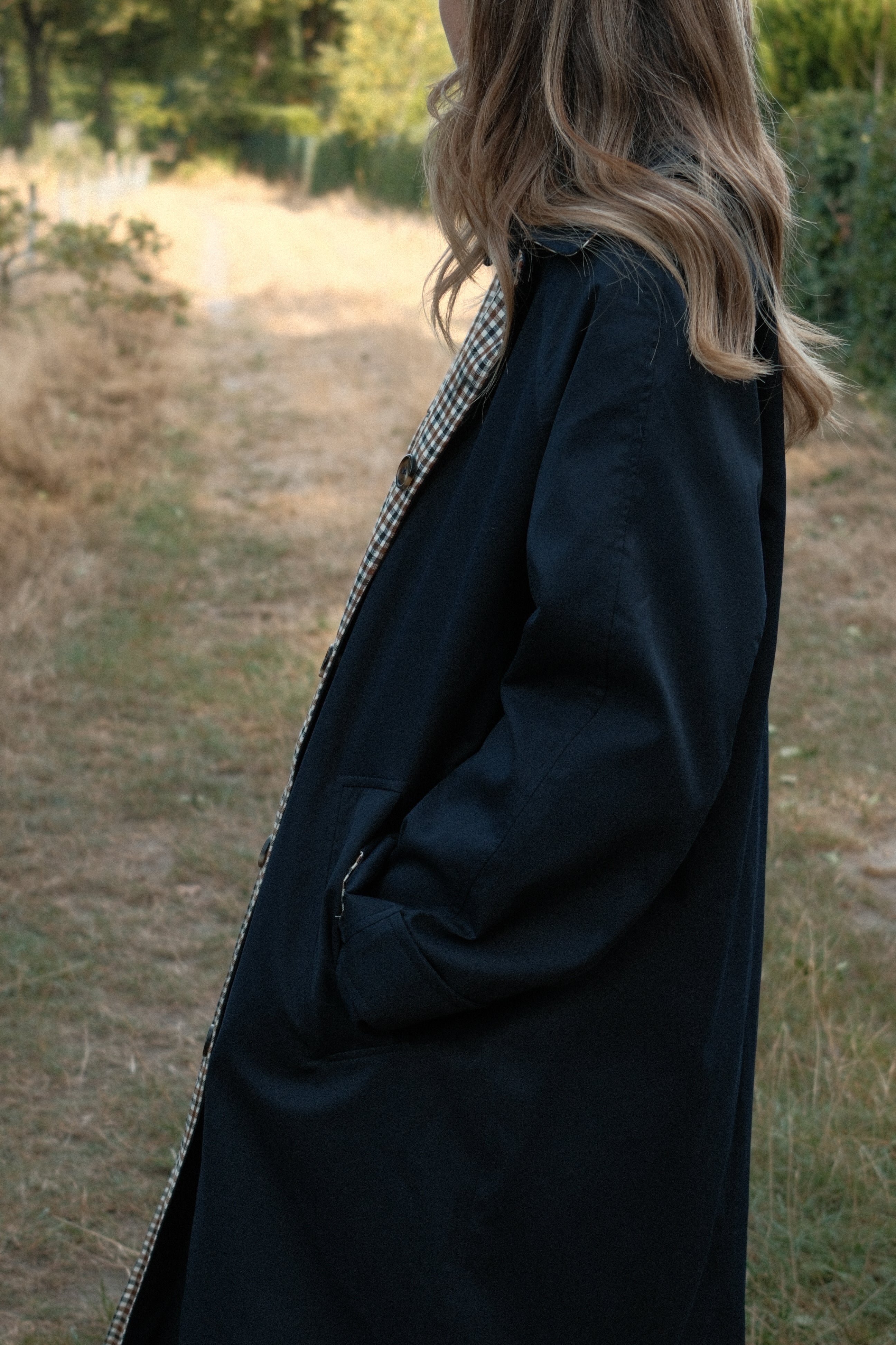 THE REVERSIBLE CHECK TRENCH COAT NAVY