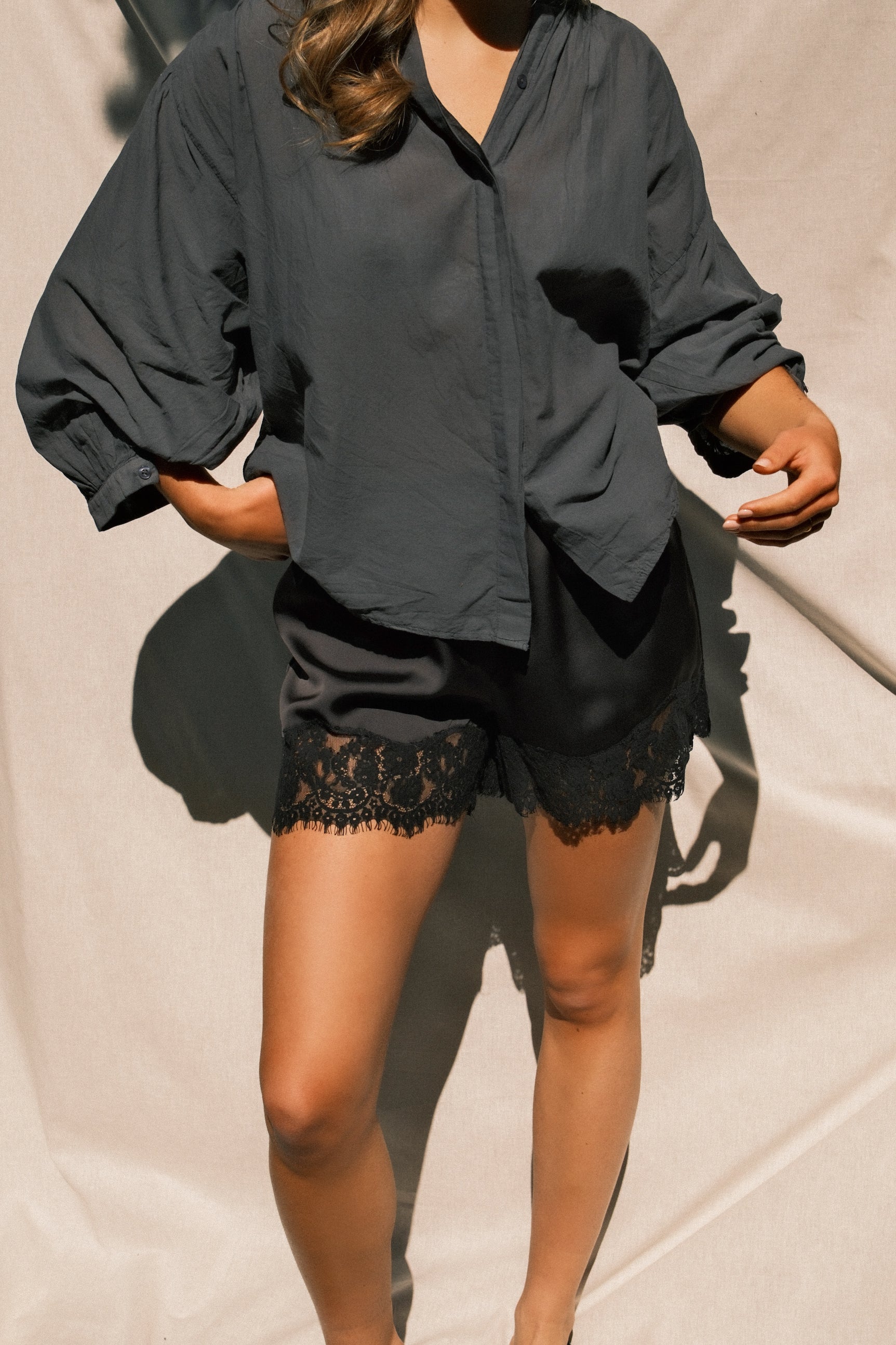 LACE SHORT BLACK