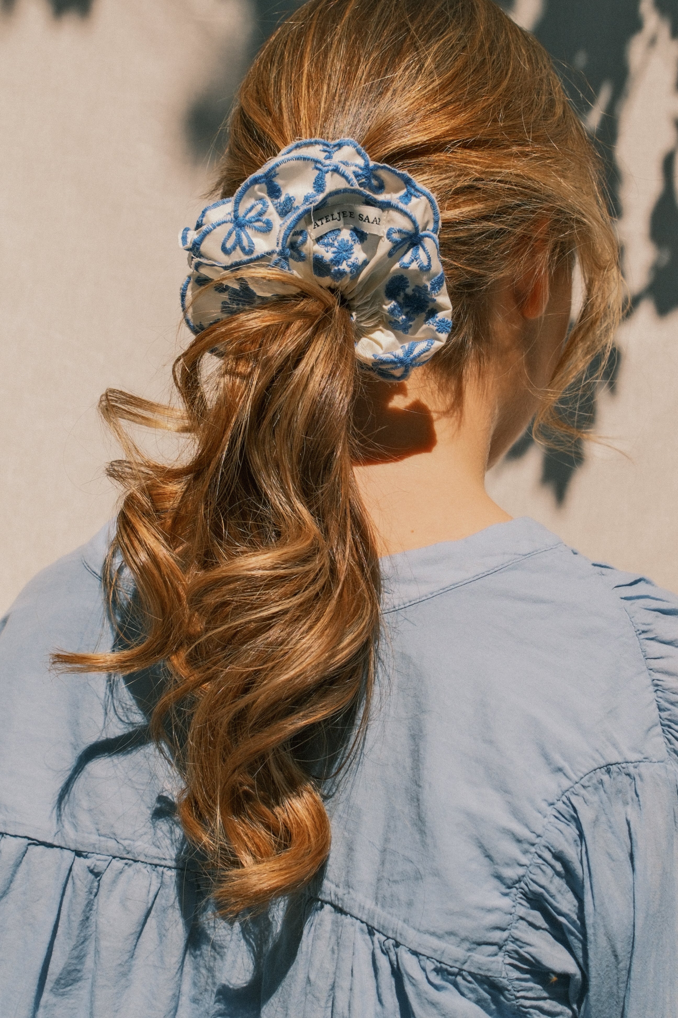 BLOOM SCRUNCHIE ROYAL BLUE