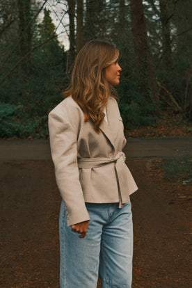 HERRINGBONE BELTED JACKET BEIGE