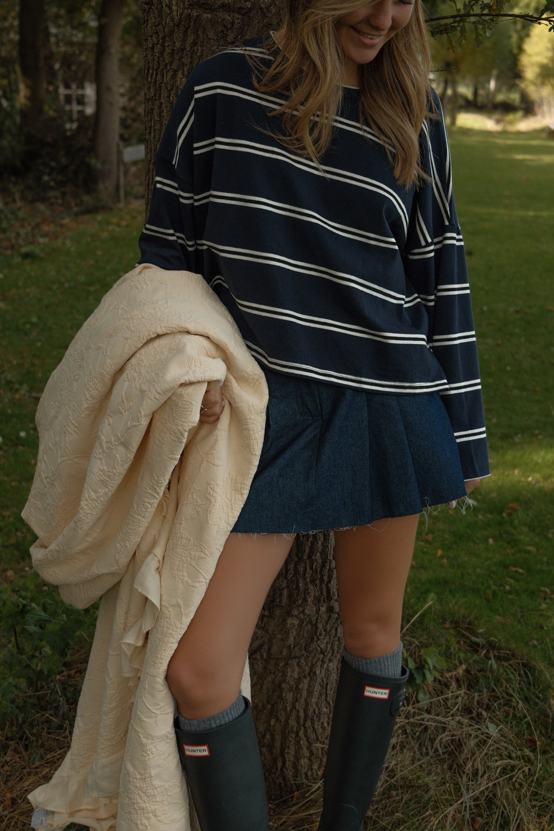 THE STRIPED FLARE TEE NAVY