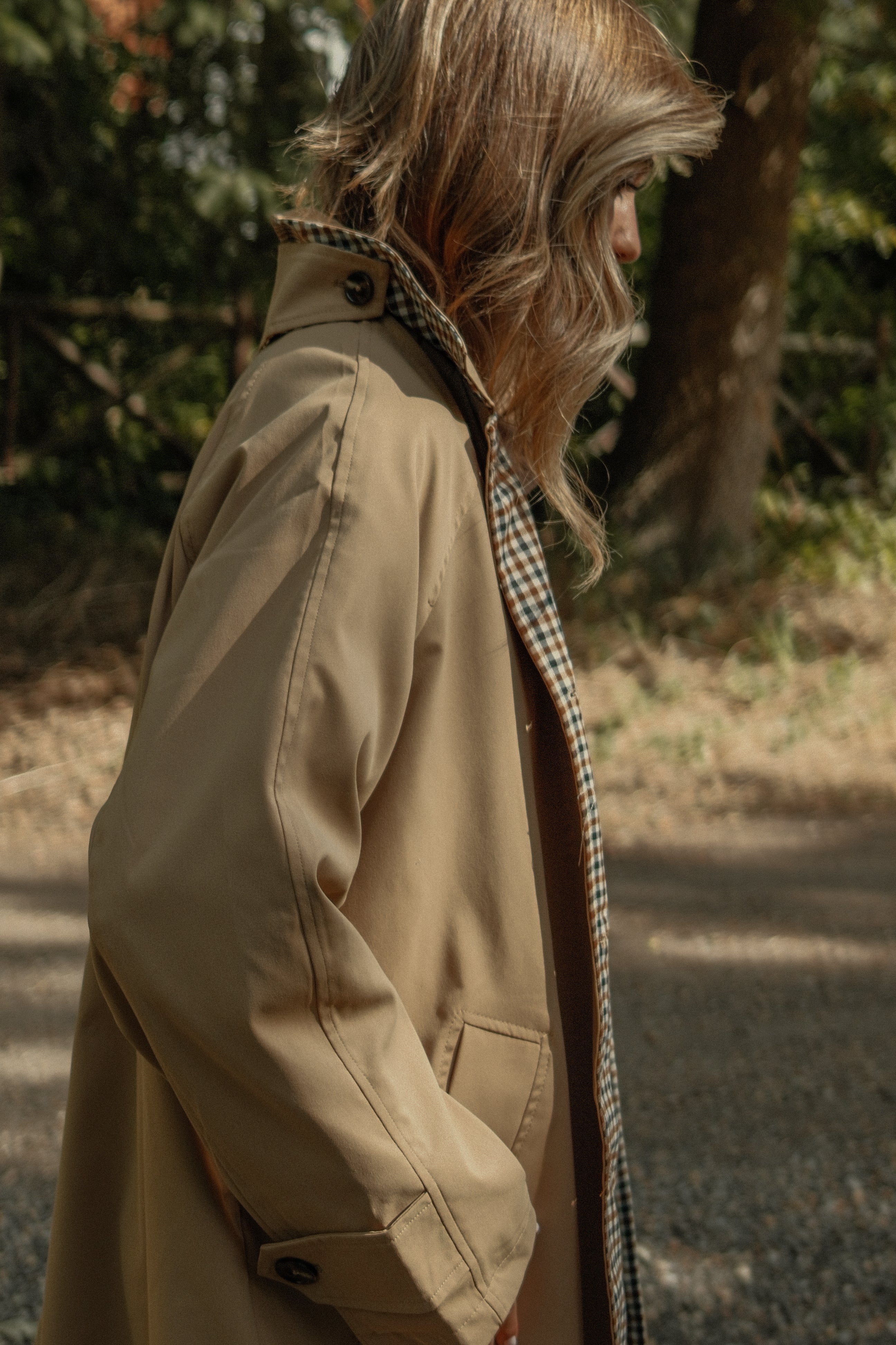 THE REVERSIBLE CHECK TRENCH COAT BEIGE