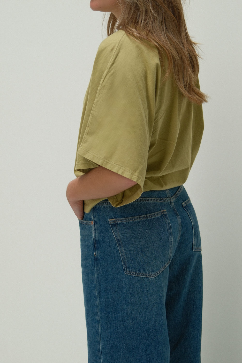 WIDE SLEEVE SAAR TEE OLIVE