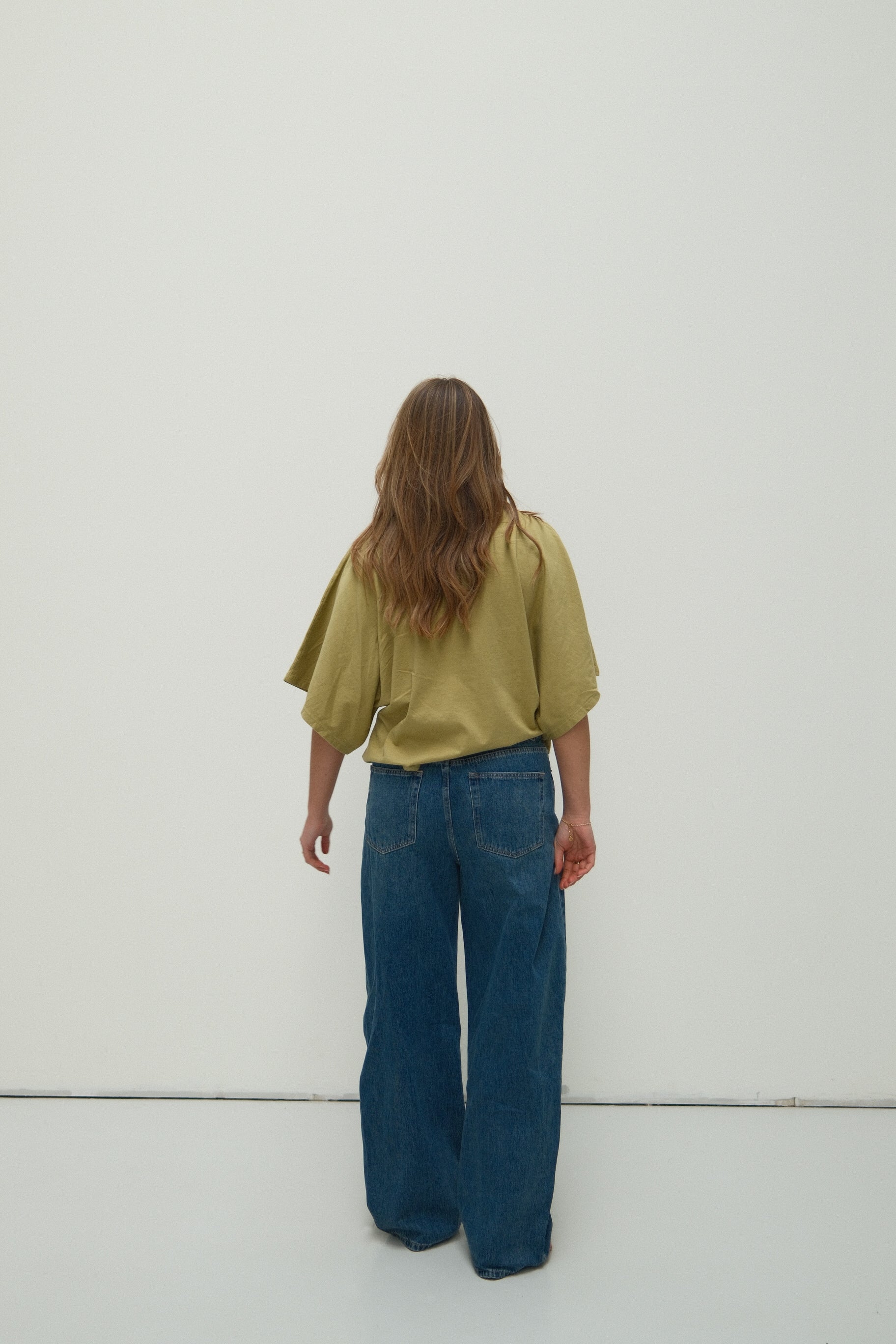 WIDE SLEEVE SAAR TEE OLIVE GREEN