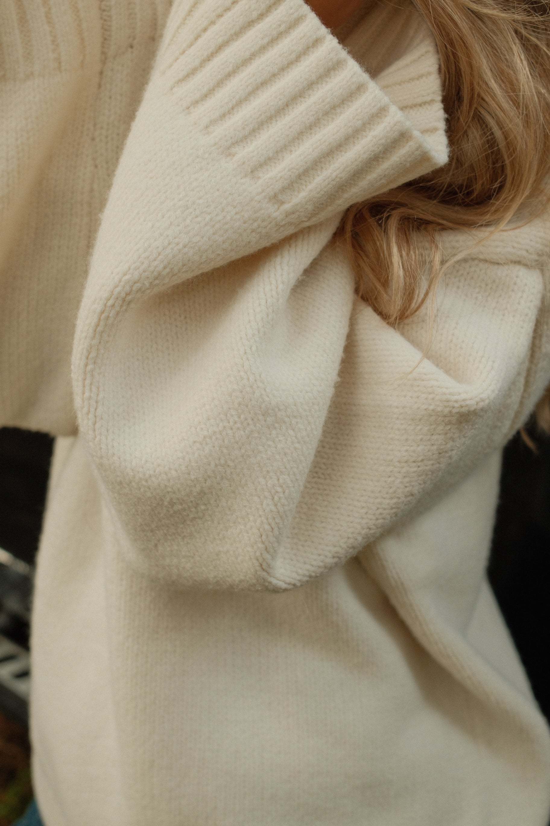 VIENNA COL KNIT WHITE