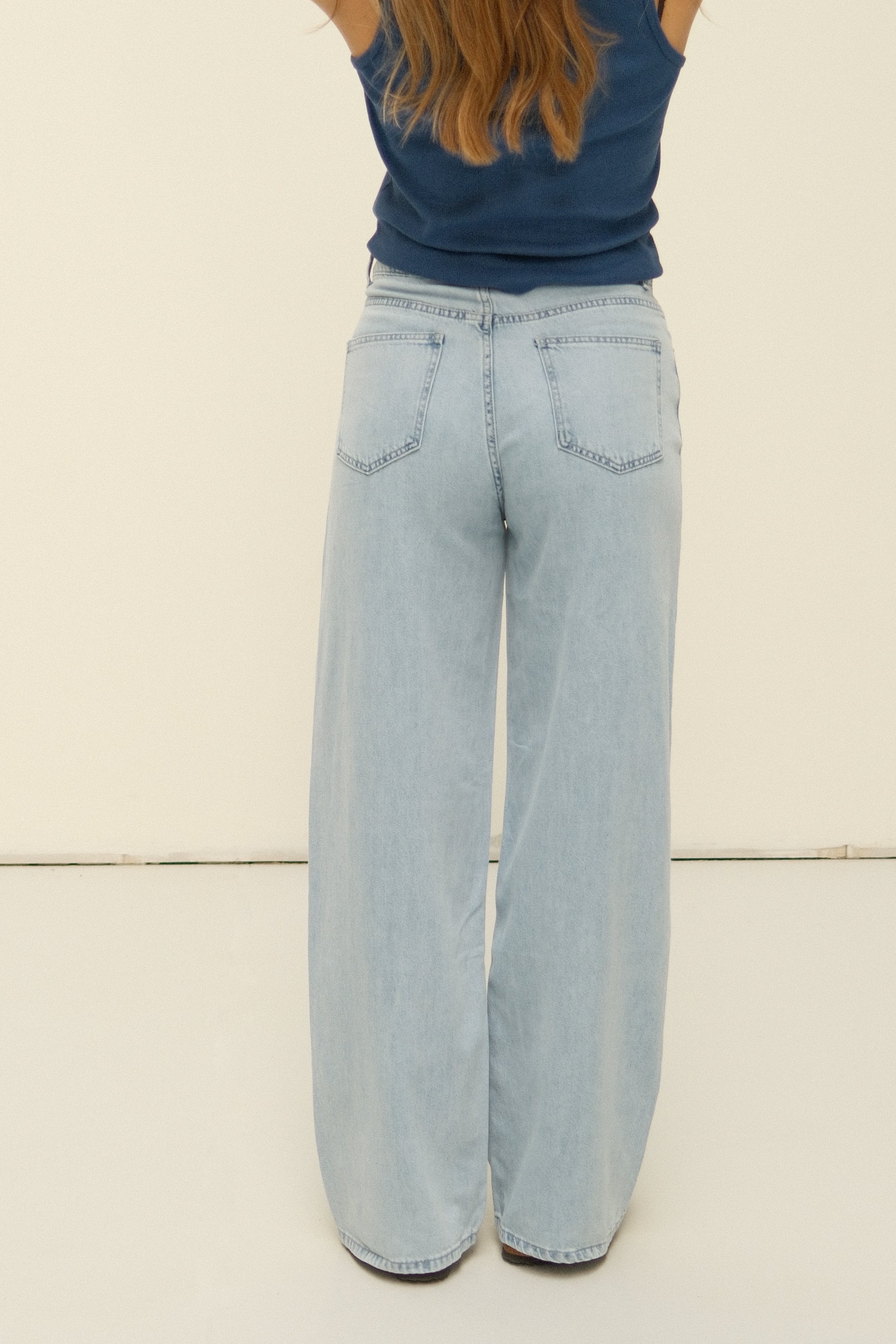 FULL LENGTH WIDE JEANS