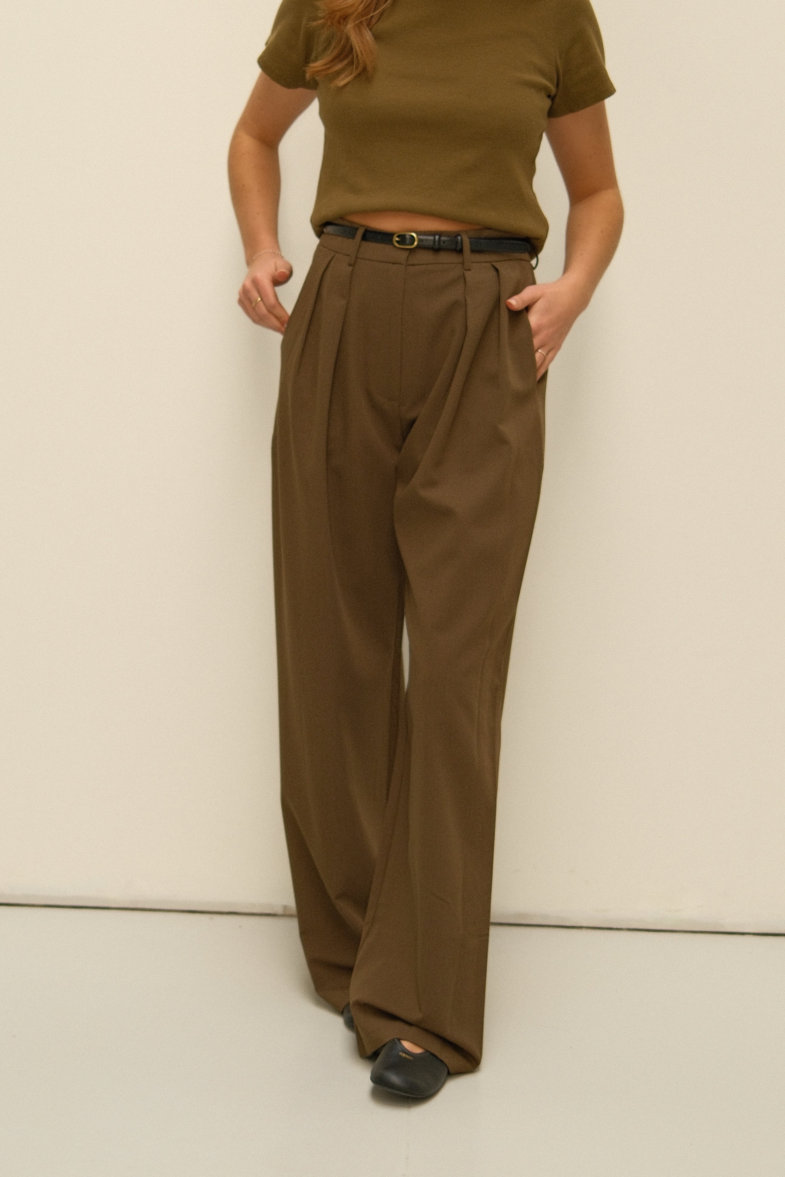 PLEATED HIGHWAISTED PANTALON KAKI