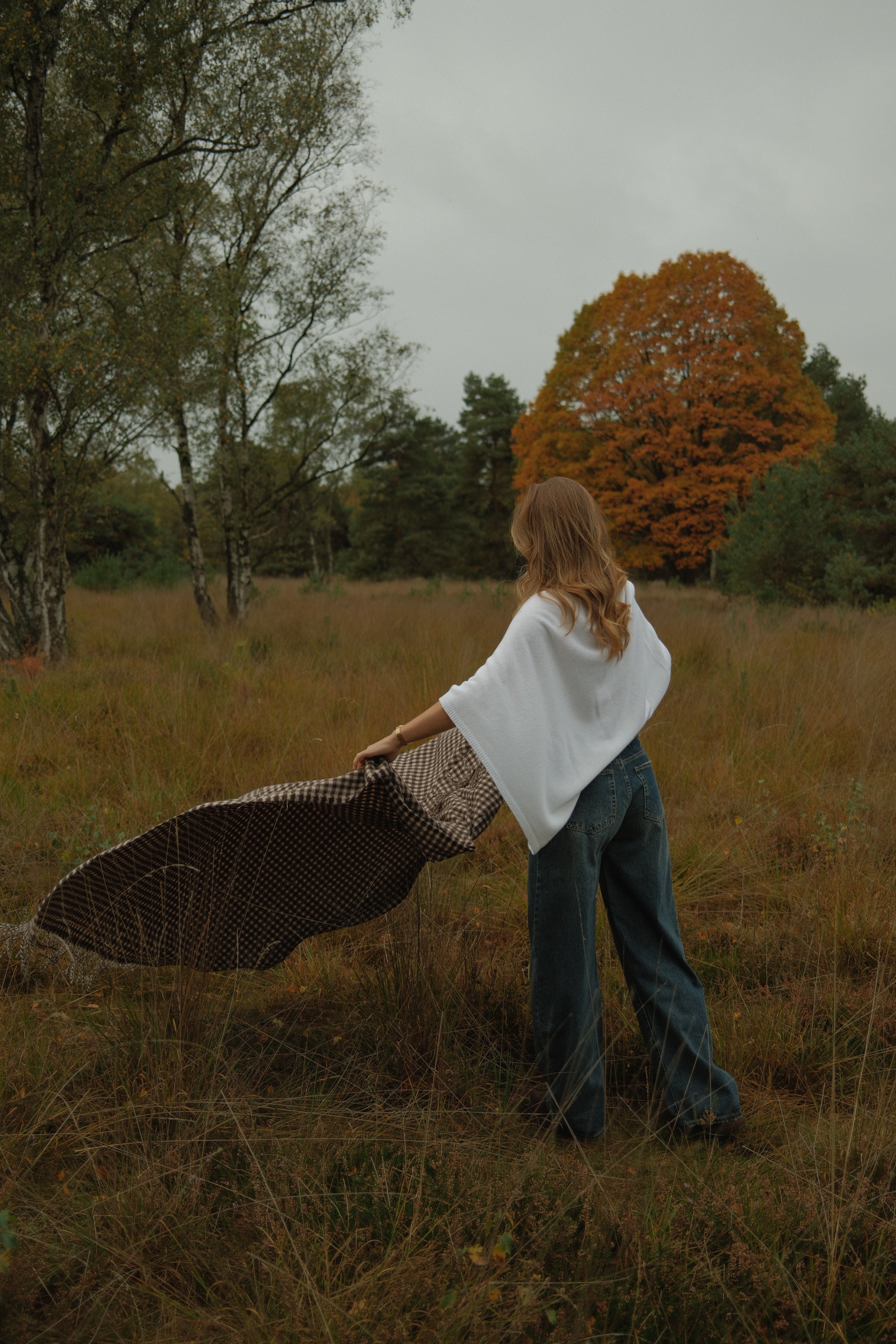 THE CASHMERE BLEND CAPE WHITE