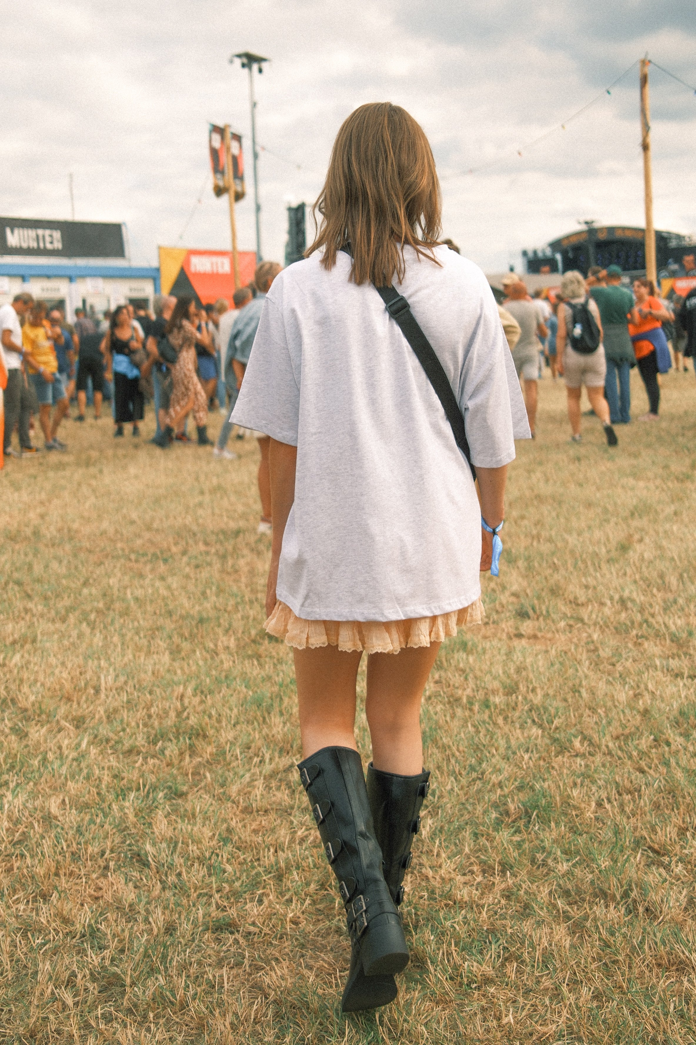 ANNA BASIC ESSENTIAL OVERSIZED TEE GREY