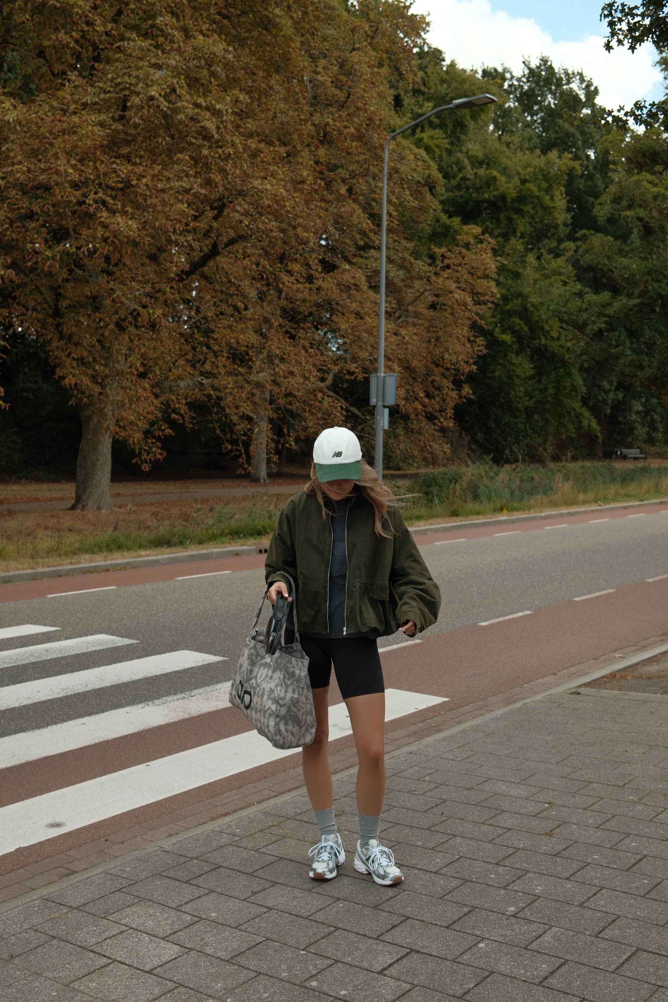 SIGNATURE BOMBER JACKET ARMY GREEN