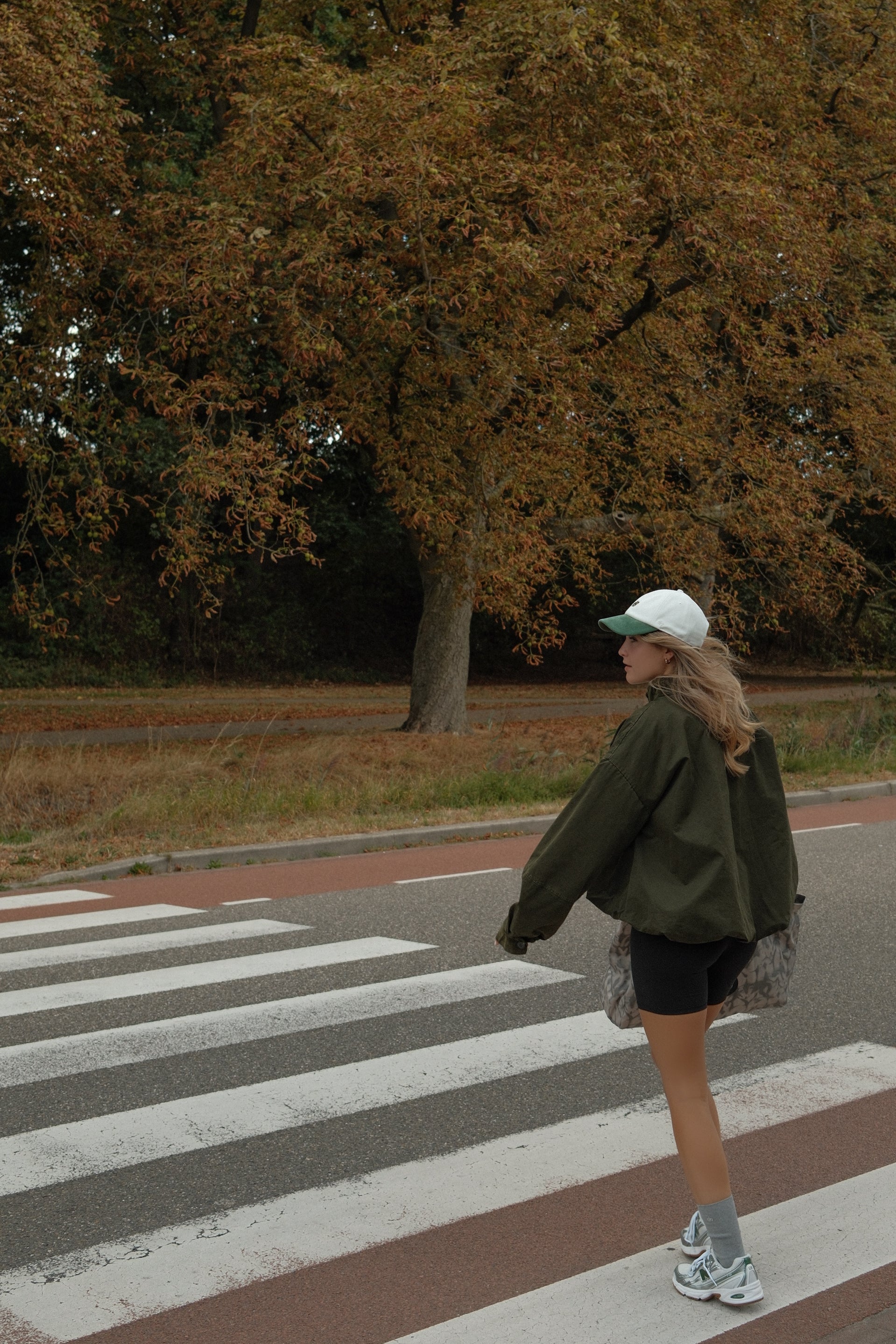 SIGNATURE BOMBER JACKET ARMY GREEN