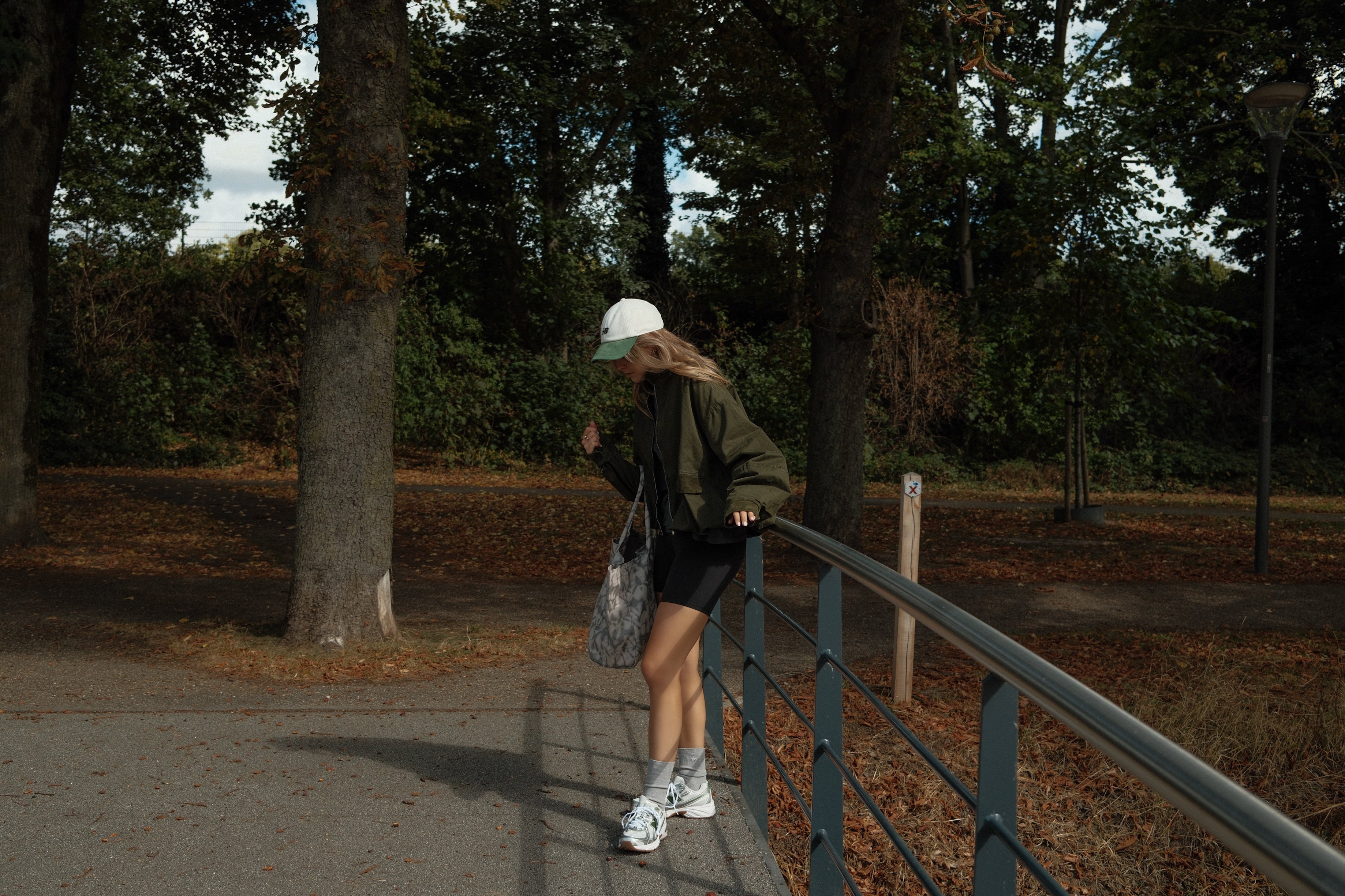 SIGNATURE BOMBER JACKET ARMY GREEN