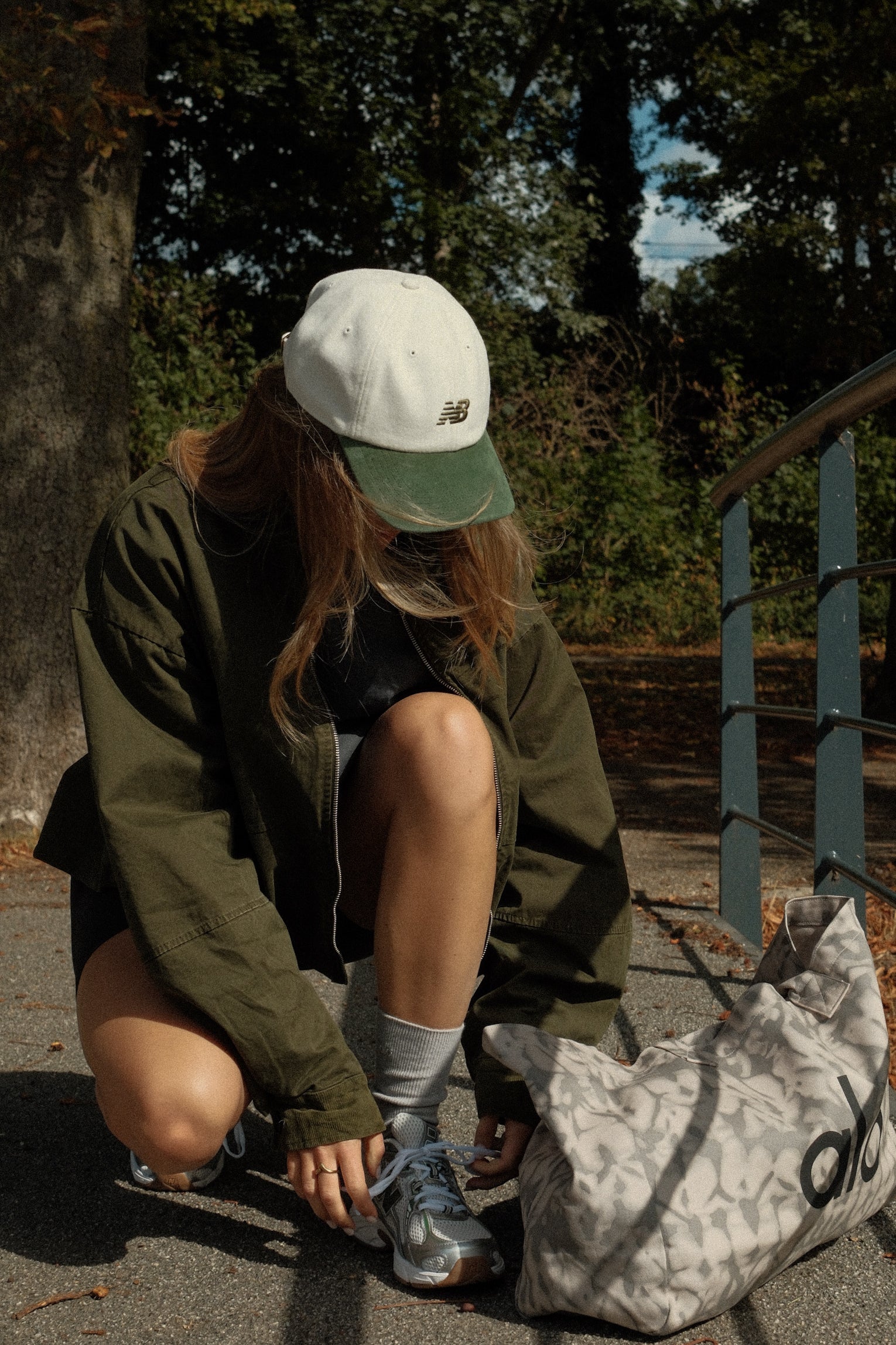 SIGNATURE BOMBER JACKET ARMY GREEN