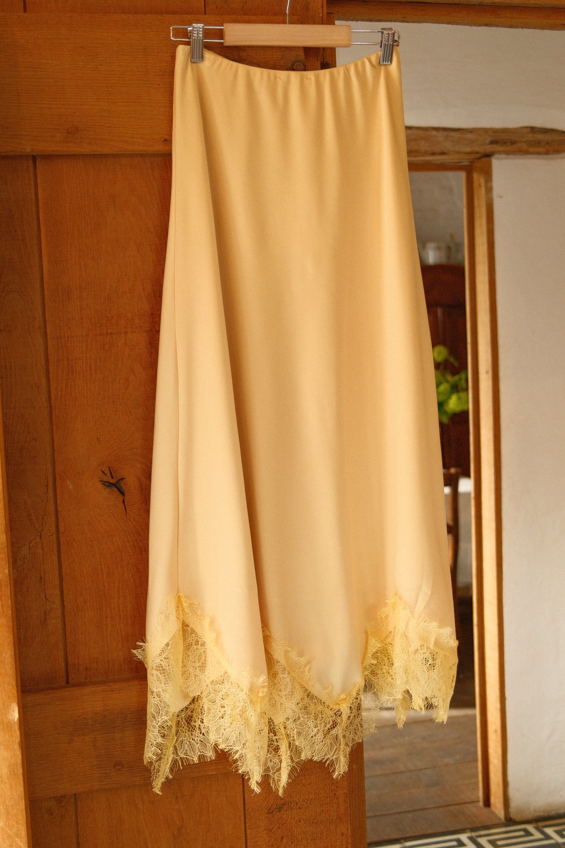 AMÉ LACE SKIRT BUTTER YELLOW