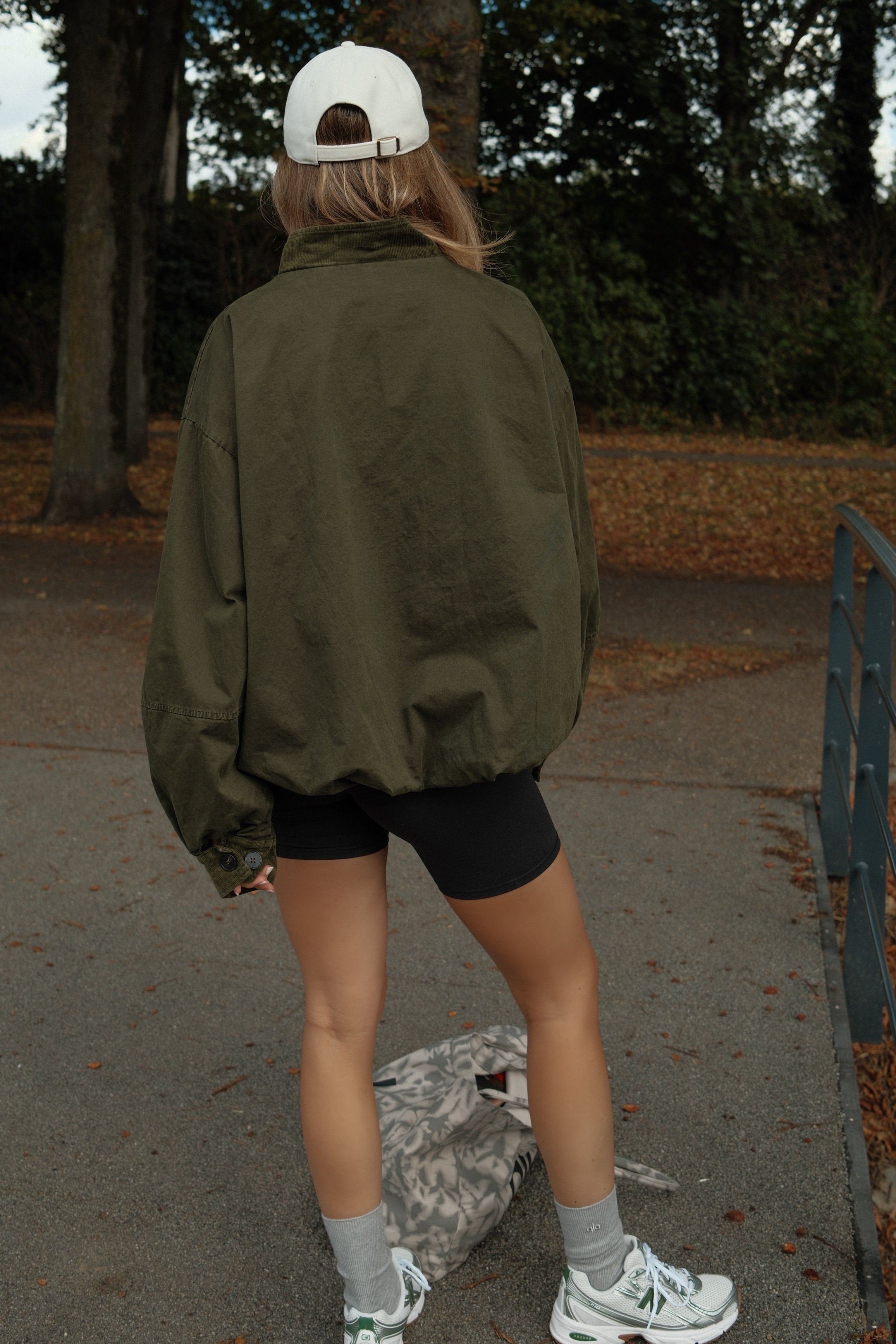 SIGNATURE BOMBER JACKET ARMY GREEN