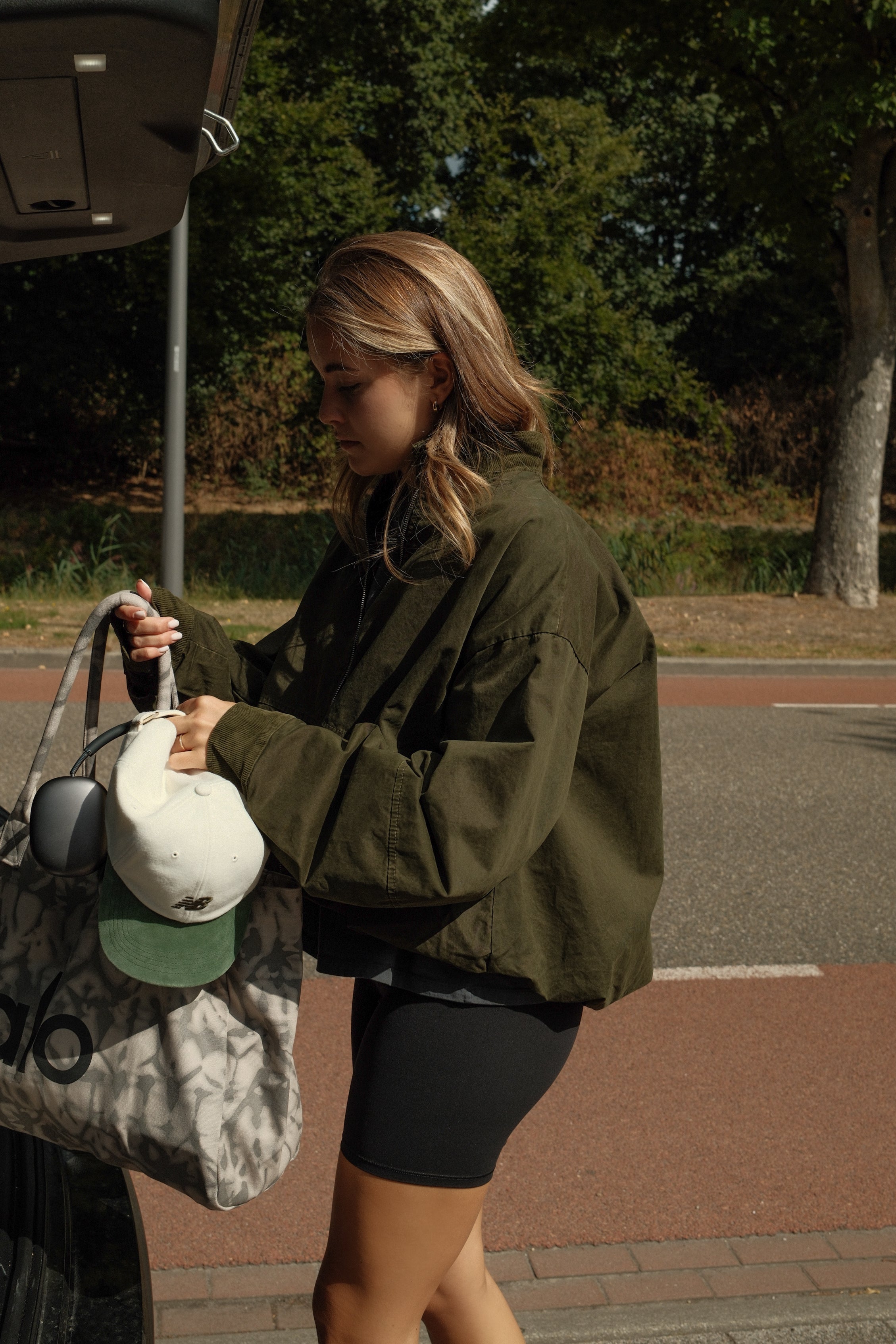 SIGNATURE BOMBER JACKET ARMY GREEN