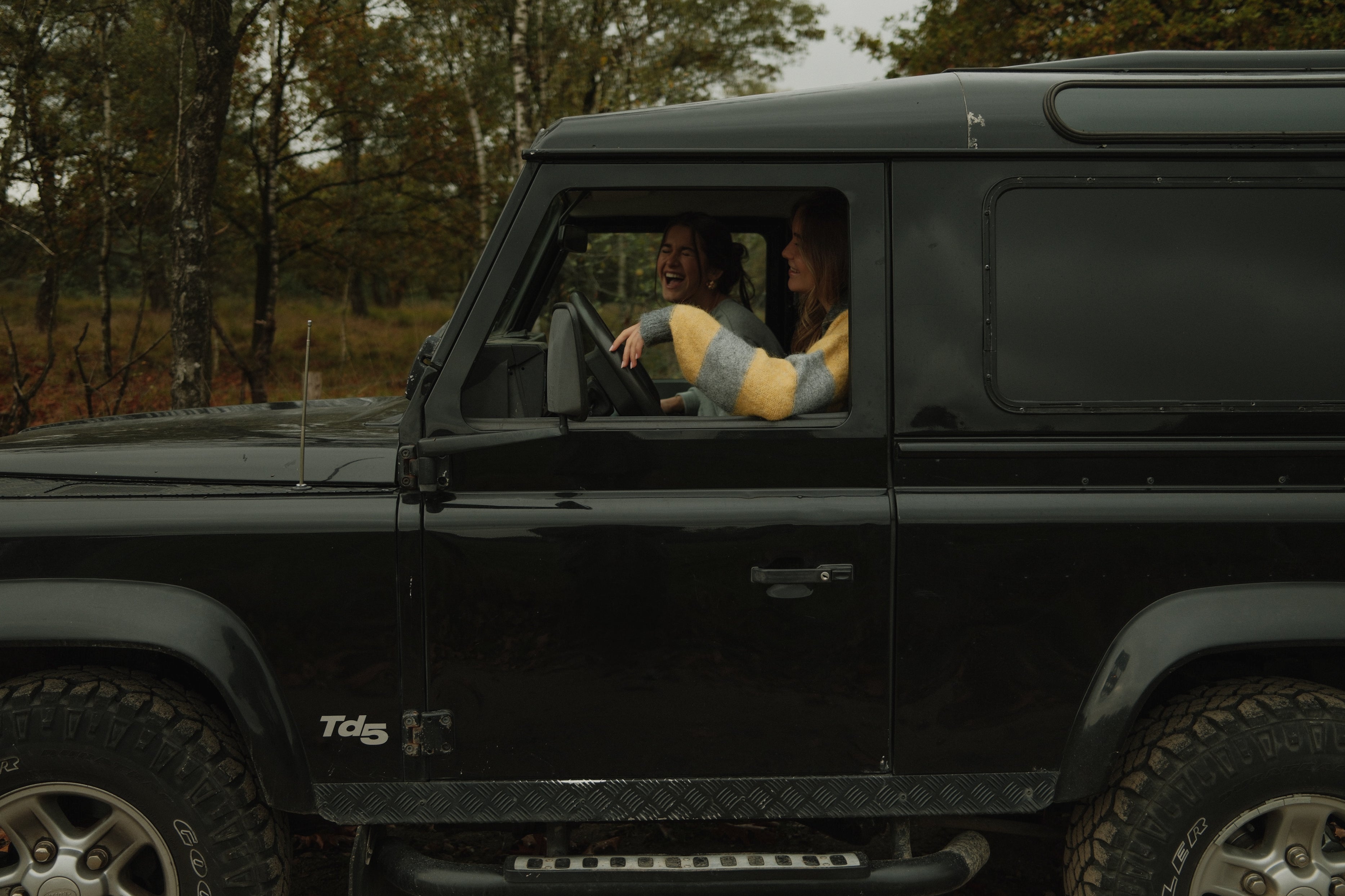 BOLD STRIPE ZIP KNIT YELLOW/GREY